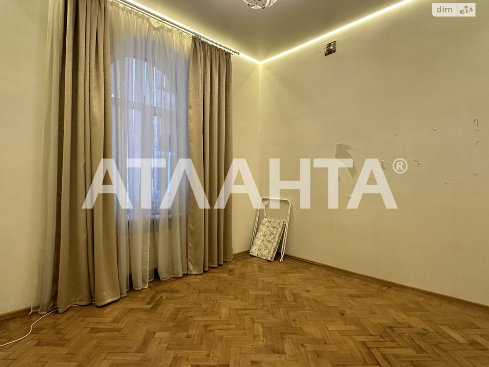 Продажа трехкомнатной квартиры в Одессе, на пл. Льва Толстого, район Приморский фото 1 Продажа трехкомнатной квартиры в Одессе, на пл. Льва Толстого, район Приморский фото 1