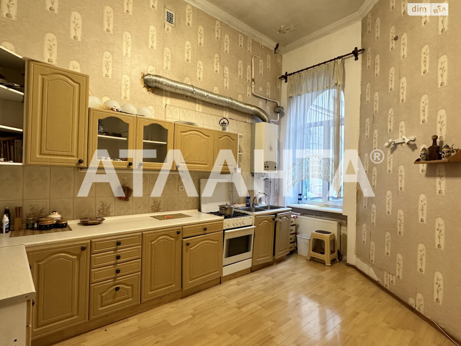 Продажа трехкомнатной квартиры в Одессе, на пл. Льва Толстого, район Приморский фото 1 Продажа трехкомнатной квартиры в Одессе, на пл. Льва Толстого, район Приморский фото 1