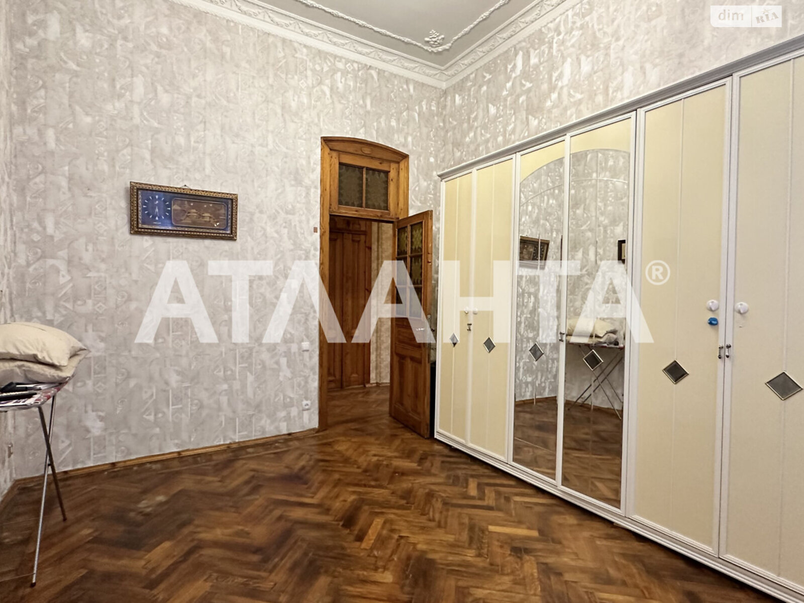 Продажа трехкомнатной квартиры в Одессе, на пл. Льва Толстого, район Приморский фото 1 Продажа трехкомнатной квартиры в Одессе, на пл. Льва Толстого, район Приморский фото 1
