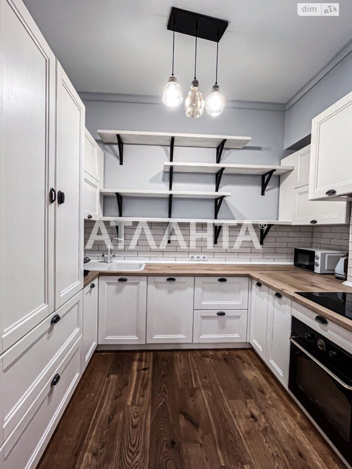 Продажа трехкомнатной квартиры в Одессе, на ул. Маразлиевская, район Приморский фото 1 Продажа трехкомнатной квартиры в Одессе, на ул. Маразлиевская, район Приморский фото 1