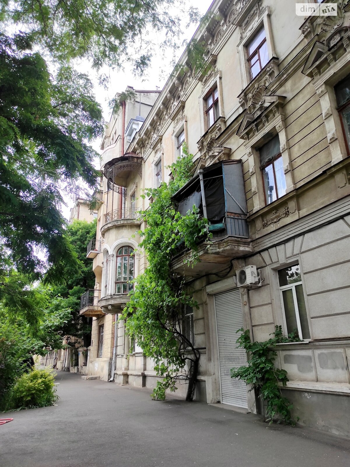 Продажа четырехкомнатной квартиры в Одессе, на ул. Маразлиевская 12, район Приморский фото 1 Продажа четырехкомнатной квартиры в Одессе, на ул. Маразлиевская 12, район Приморский фото 1