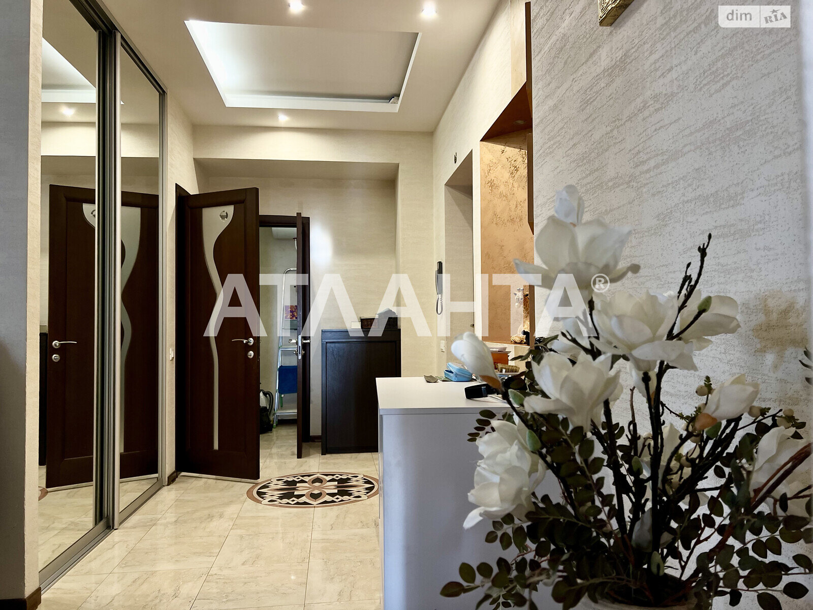 Продаж трикімнатної квартири в Одесі, на вул. Добровольців 18, район Приморський фото 1 Продаж трикімнатної квартири в Одесі, на вул. Добровольців 18, район Приморський фото 1