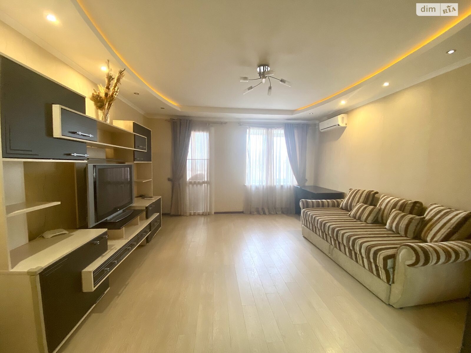 Продаж двокімнатної квартири в Одесі, на вул. Мечникова, район Приморський фото 1 Продаж двокімнатної квартири в Одесі, на вул. Мечникова, район Приморський фото 1