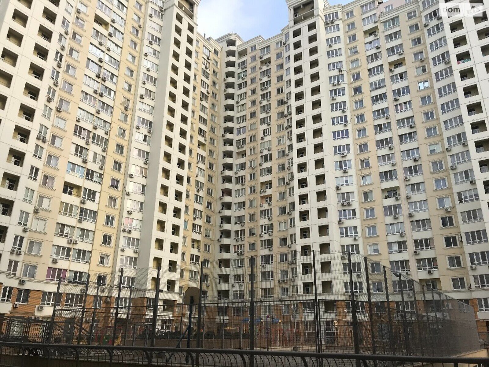 Продаж чотирикімнатної квартири в Одесі, на вул. Армійська 11, район Приморський фото 1