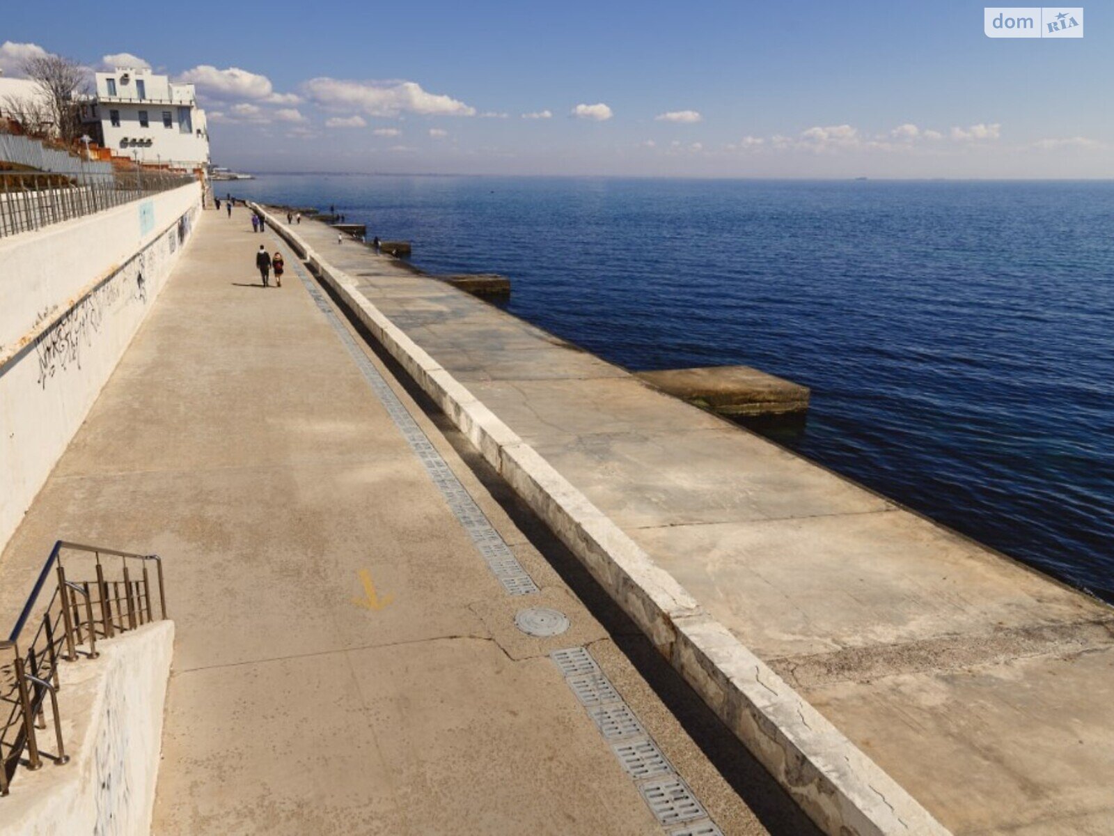 Продаж трикімнатної квартири в Одесі, на пров. Морехідний, район Приморський фото 1