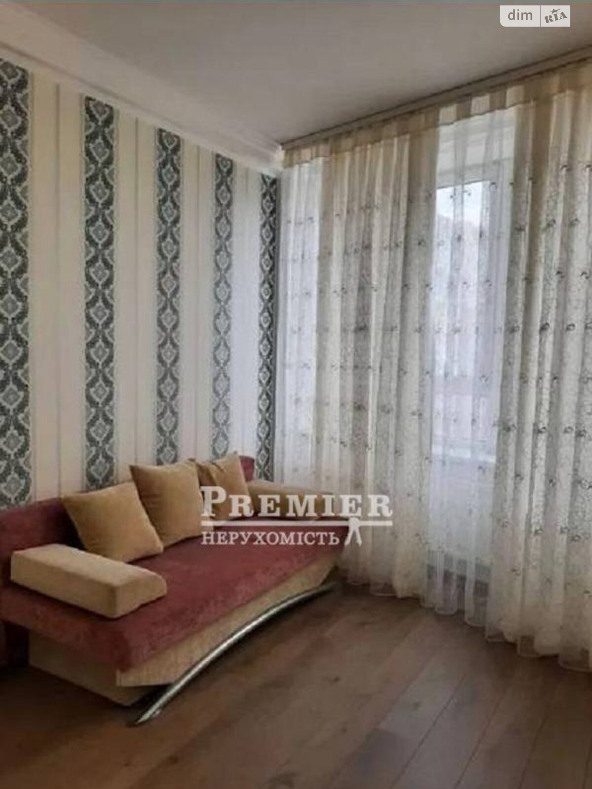 Продажа трехкомнатной квартиры в Одессе, на ул. Независимости, район Приморский фото 1 Продажа трехкомнатной квартиры в Одессе, на ул. Независимости, район Приморский фото 1