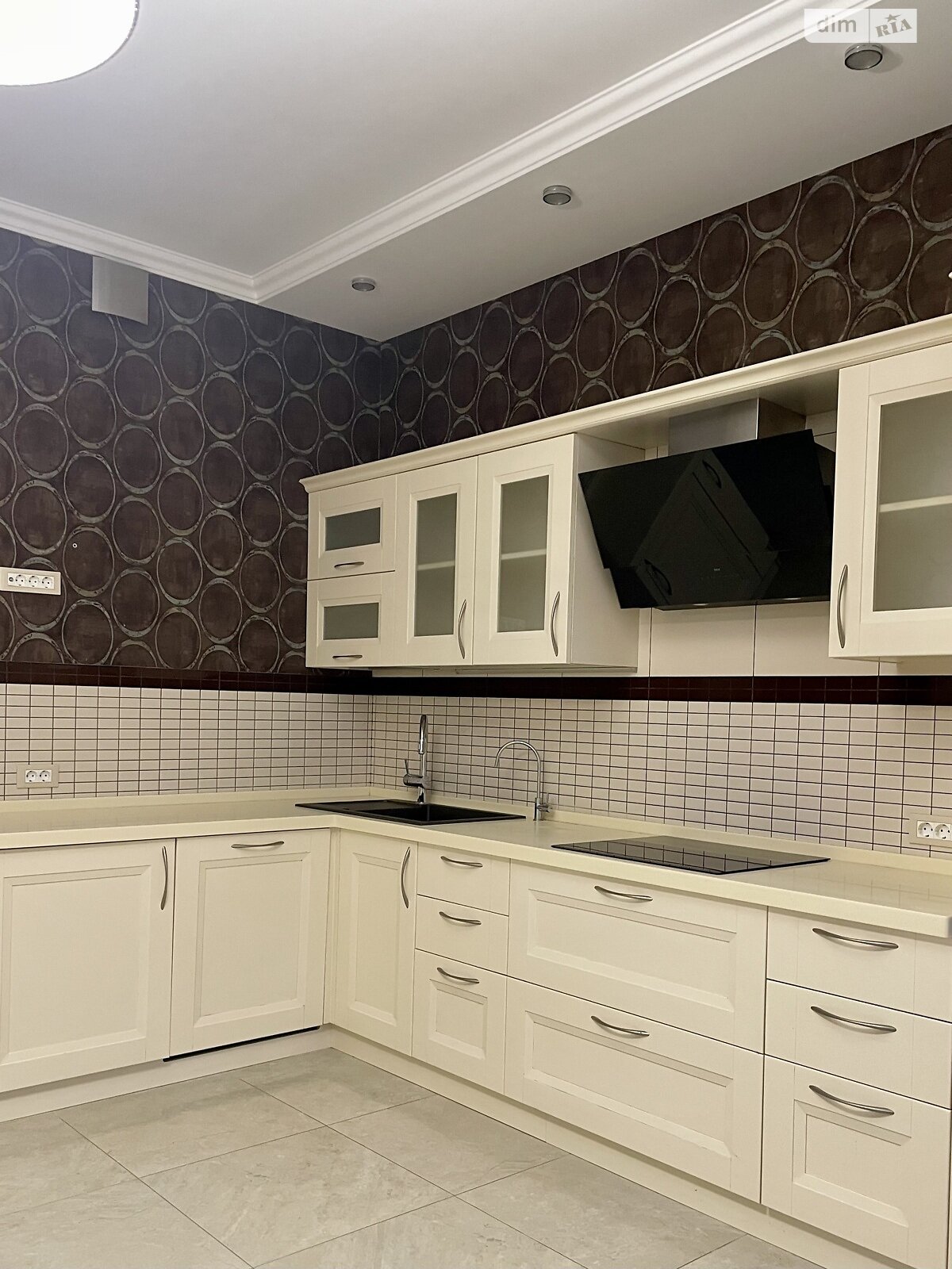 Продажа трехкомнатной квартиры в Одессе, на ул. Независимости 11, район Приморский фото 1