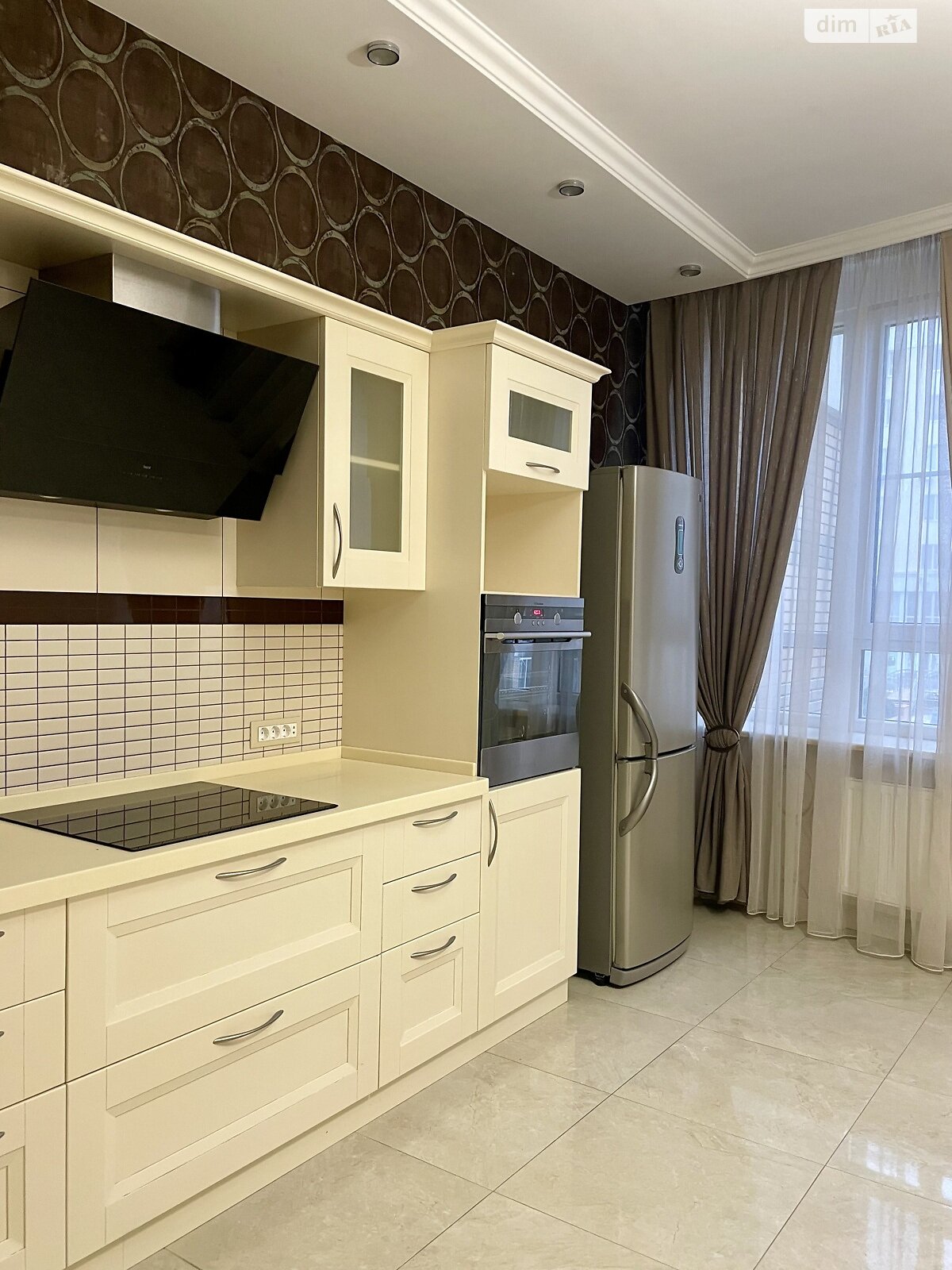 Продажа трехкомнатной квартиры в Одессе, на ул. Независимости 11, район Приморский фото 1