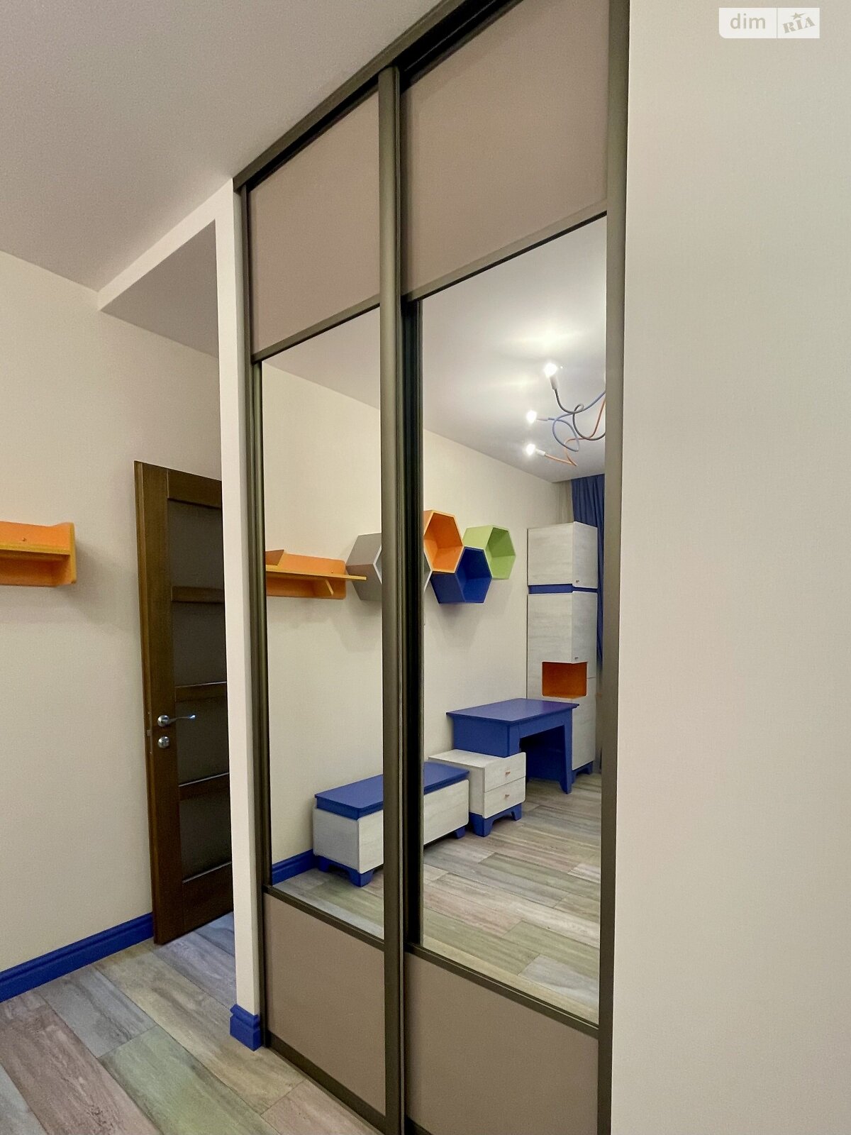 Продажа трехкомнатной квартиры в Одессе, на ул. Независимости 11, район Приморский фото 1