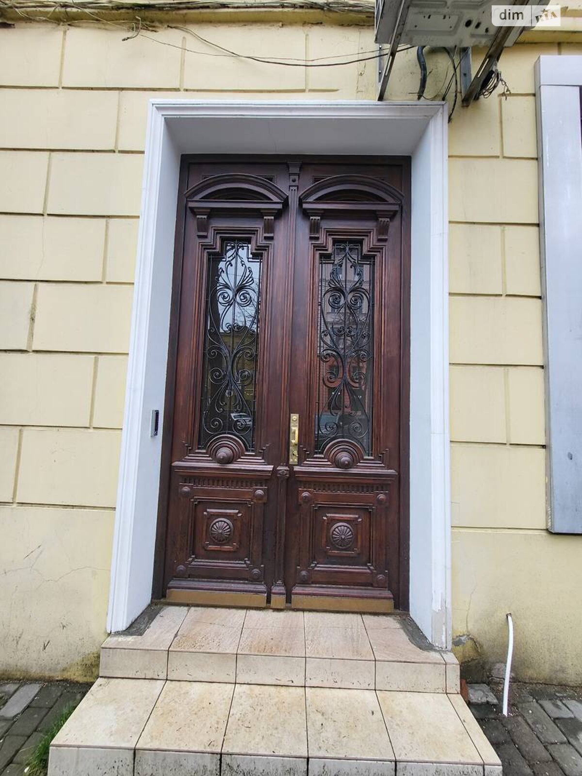 Продаж трикімнатної квартири в Одесі, на вул. Ніни Строкатої 21, район Приморський фото 1 Продаж трикімнатної квартири в Одесі, на вул. Ніни Строкатої 21, район Приморський фото 1