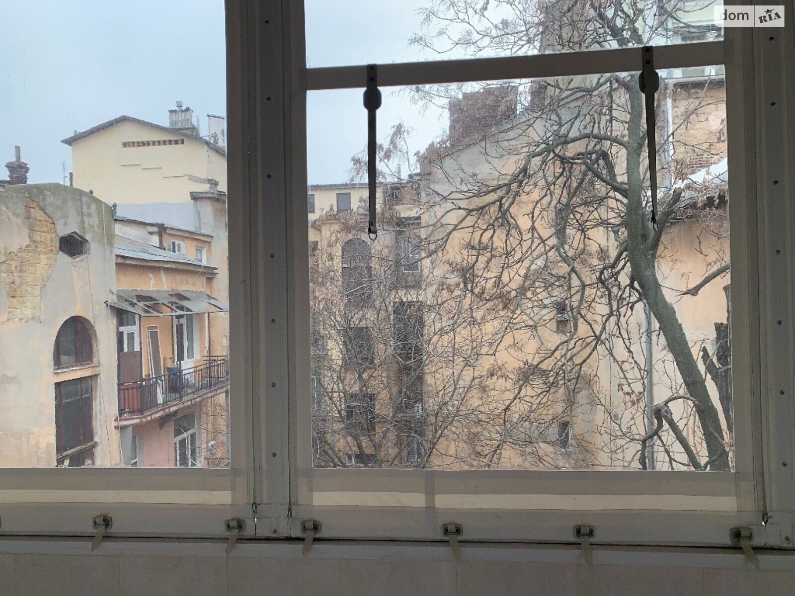 Продаж чотирикімнатної квартири в Одесі, на вул. Кінна, район Приморський фото 1