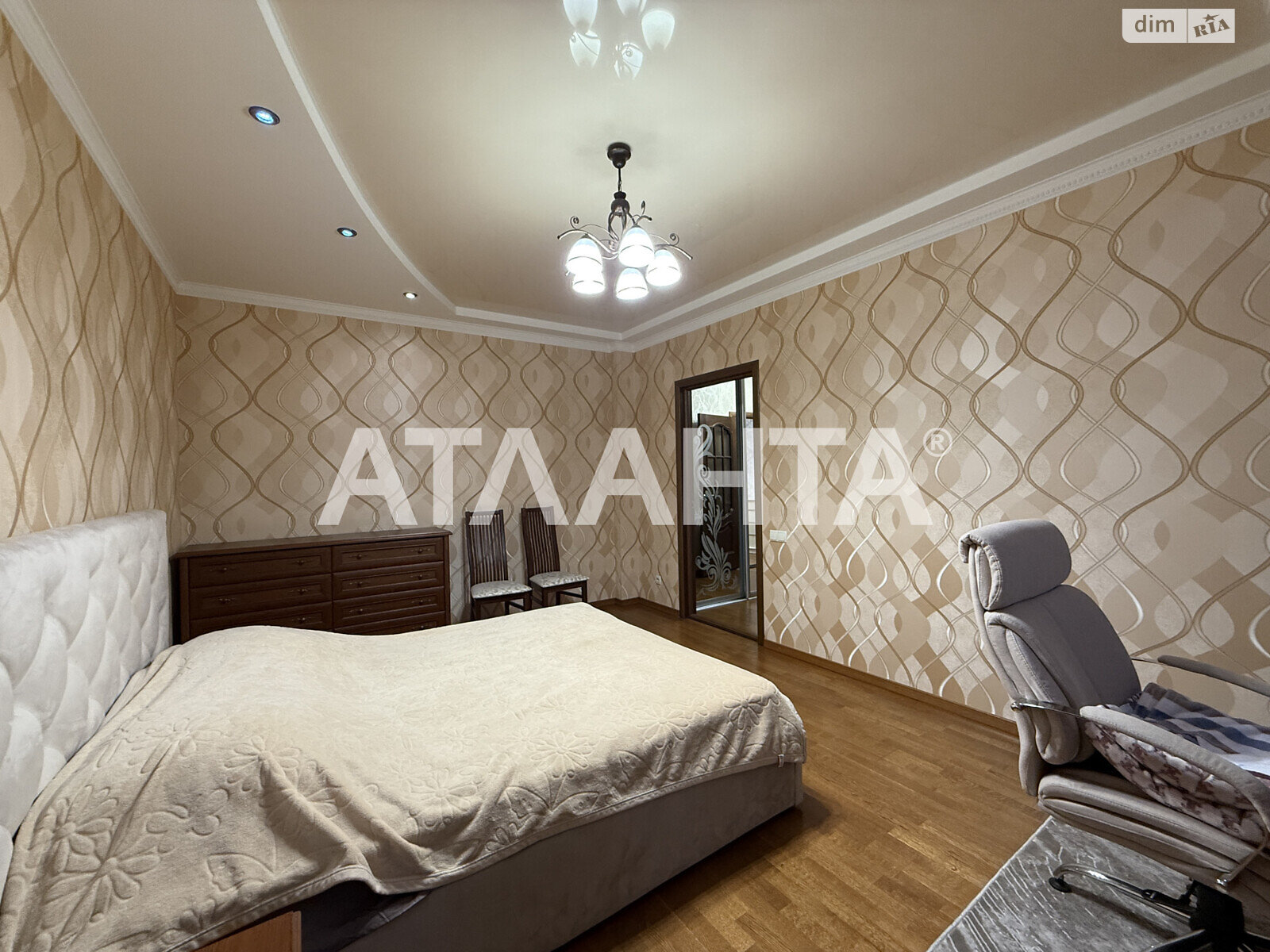 Продажа двухкомнатной квартиры в Одессе, на ул. Средняя 242, район Приморский фото 1 Продажа двухкомнатной квартиры в Одессе, на ул. Средняя 242, район Приморский фото 1