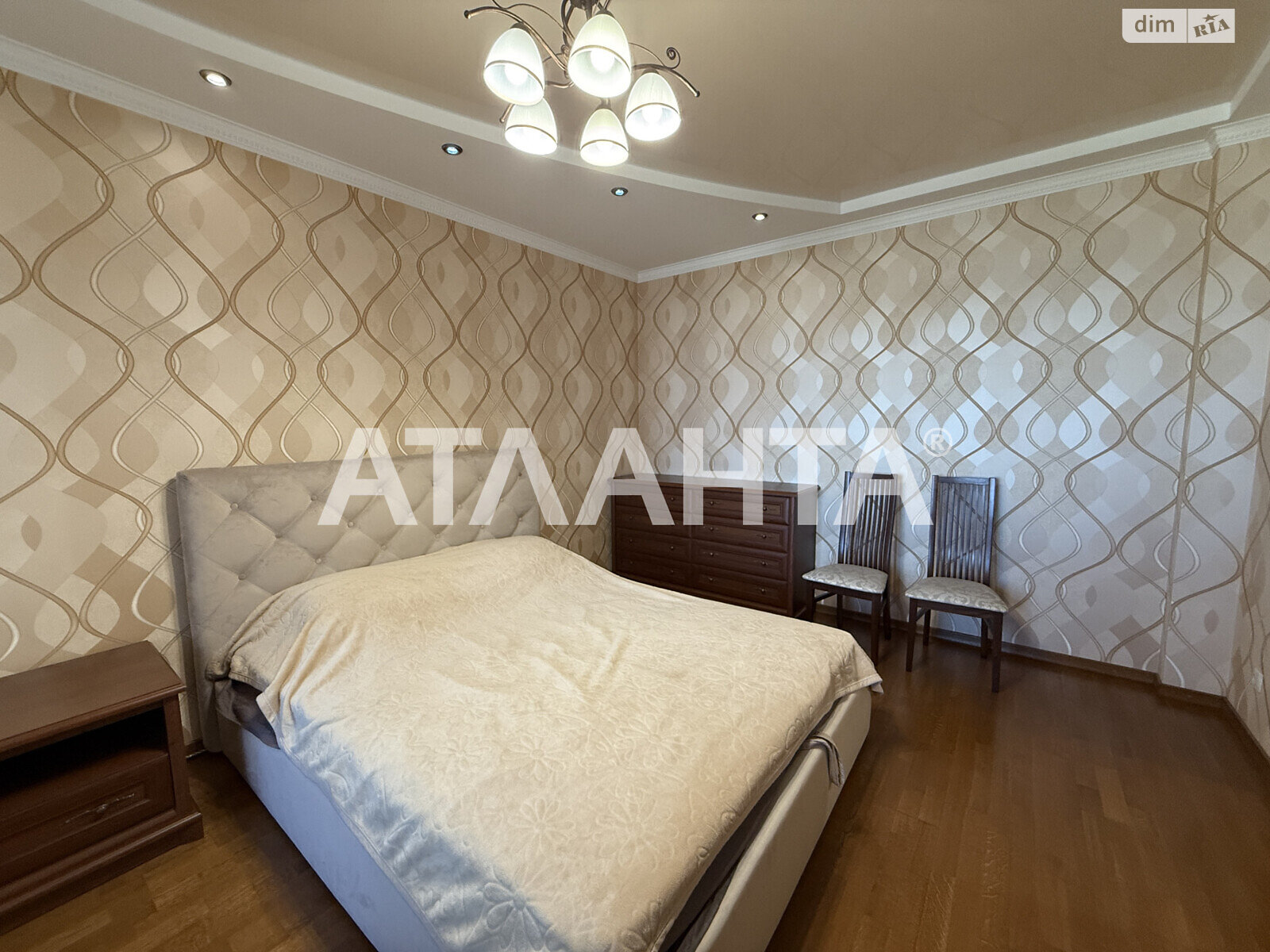 Продажа двухкомнатной квартиры в Одессе, на ул. Средняя 242, район Приморский фото 1 Продажа двухкомнатной квартиры в Одессе, на ул. Средняя 242, район Приморский фото 1