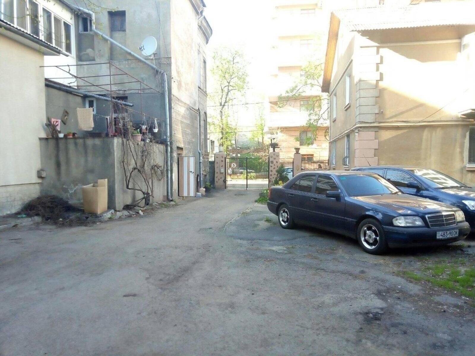 Продаж трикімнатної квартири в Одесі, на вул. Відрадна, район Приморський фото 1