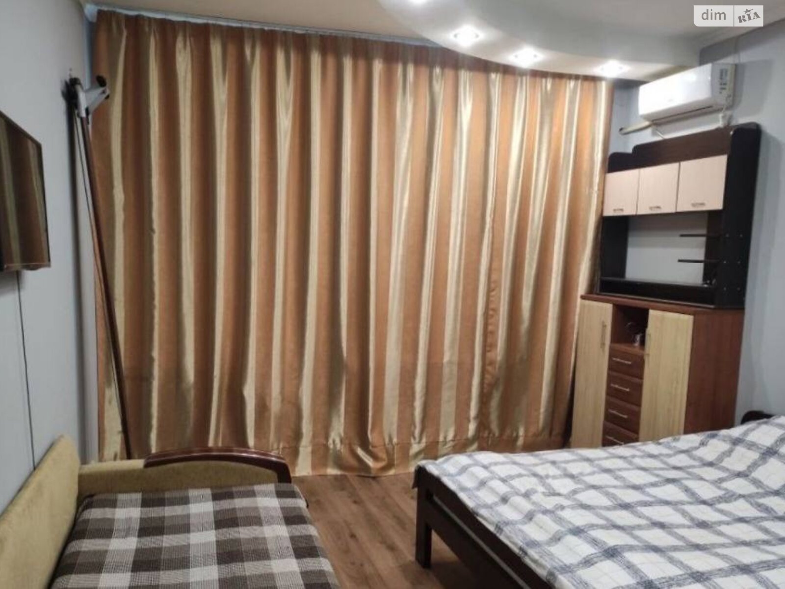 Продаж двокімнатної квартири в Одесі, на вул. Пастера, район Приморський фото 1 Продаж двокімнатної квартири в Одесі, на вул. Пастера, район Приморський фото 1