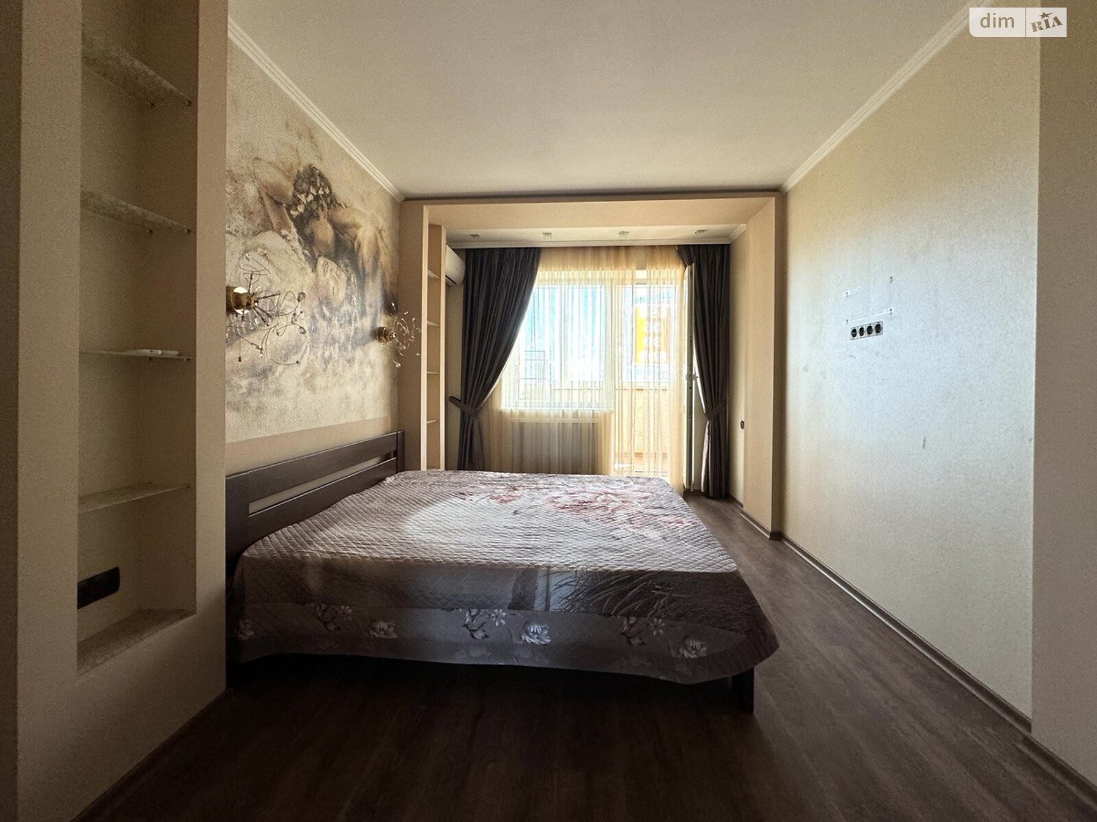 Продаж трикімнатної квартири в Одесі, на вул. Педагогічна, район Приморський фото 1 Продаж трикімнатної квартири в Одесі, на вул. Педагогічна, район Приморський фото 1