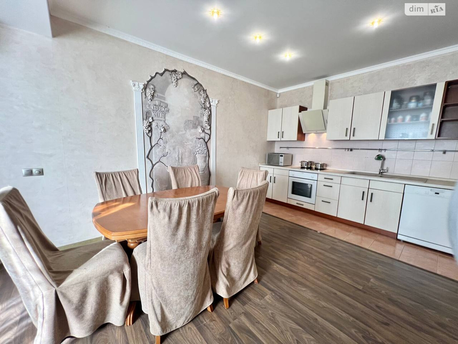 Продаж трикімнатної квартири в Одесі, на вул. Педагогічна, район Приморський фото 1 Продаж трикімнатної квартири в Одесі, на вул. Педагогічна, район Приморський фото 1