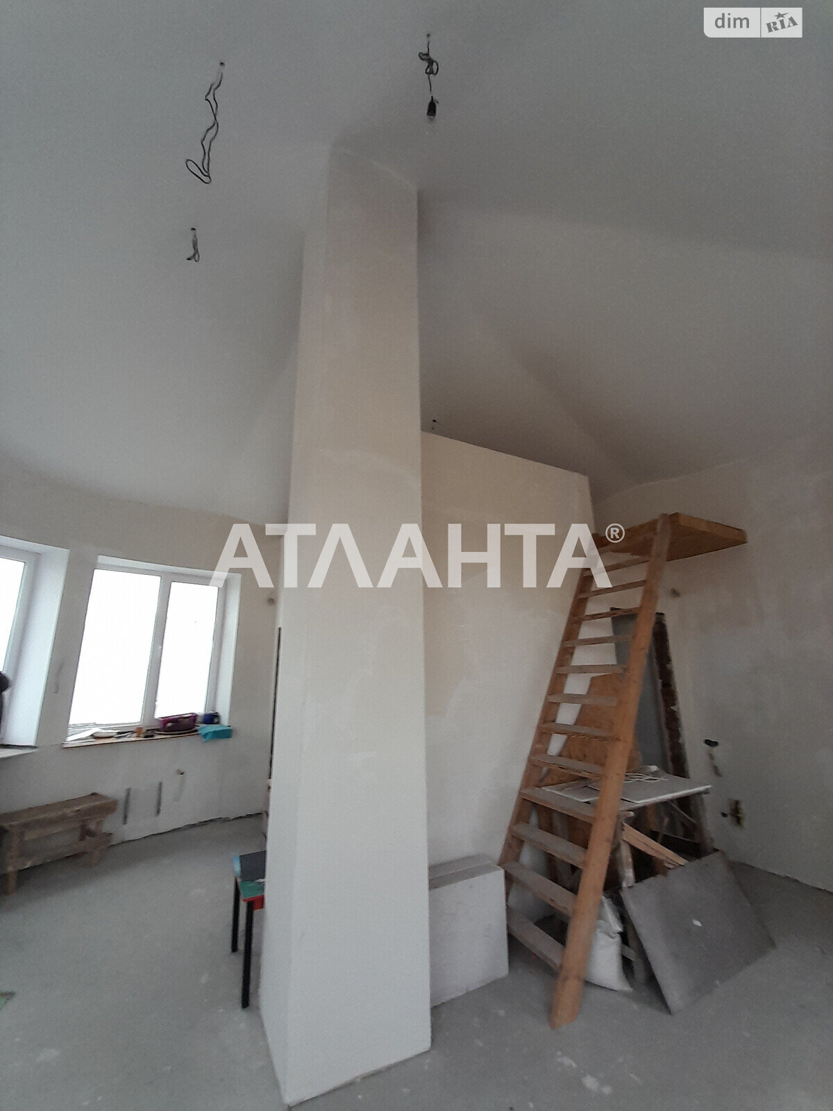 Продаж п`ятикімнатної квартири в Одесі, на вул. Педагогічна 21 корпус 1, район Приморський фото 1 Продаж п`ятикімнатної квартири в Одесі, на вул. Педагогічна 21 корпус 1, район Приморський фото 1