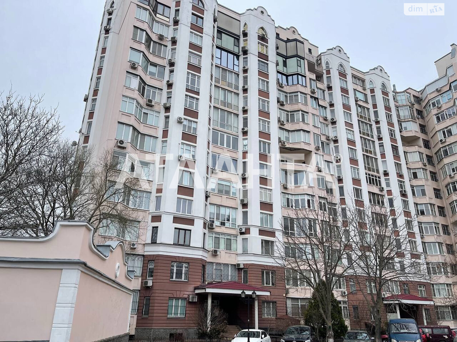 Продаж трикімнатної квартири в Одесі, на вул. Педагогічна 27, район Приморський фото 1 Продаж трикімнатної квартири в Одесі, на вул. Педагогічна 27, район Приморський фото 1