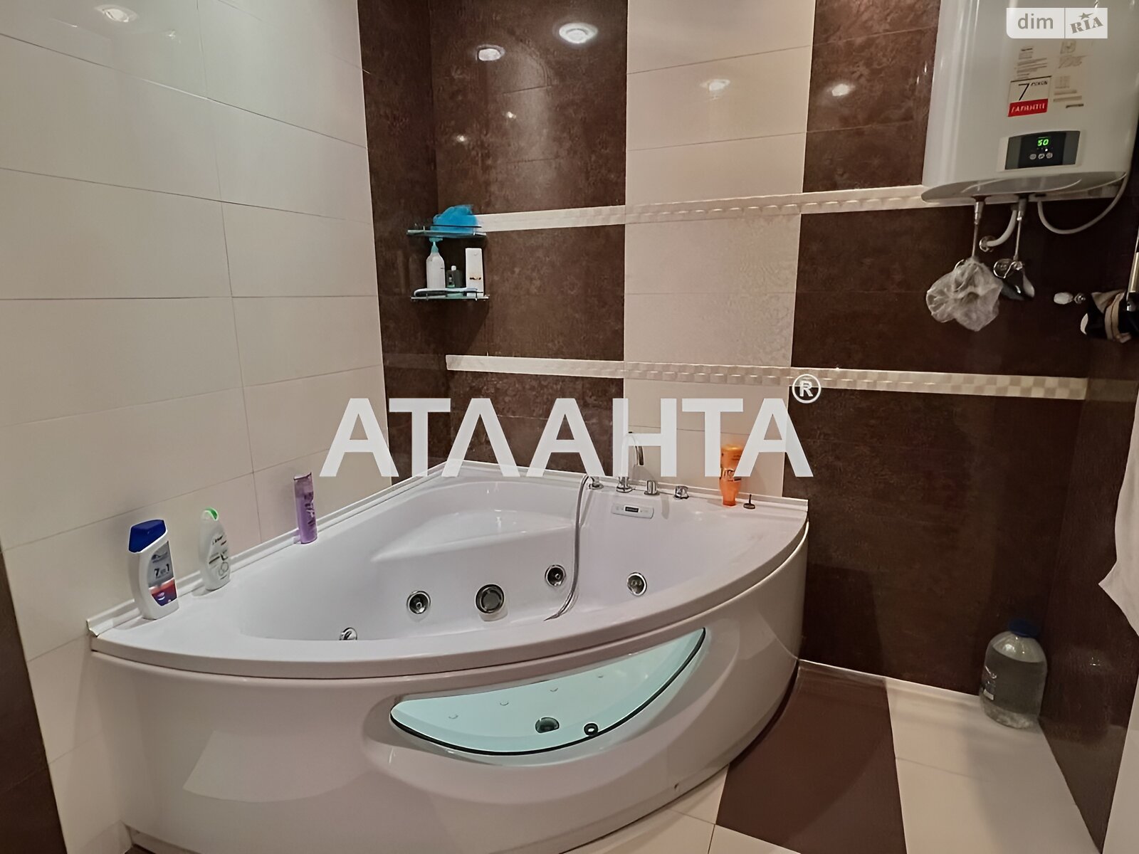 Продаж трикімнатної квартири в Одесі, на дор. Фонтанська 16/8, район Приморський фото 3 Продаж трикімнатної квартири в Одесі, на дор. Фонтанська 16/8, район Приморський фото 3