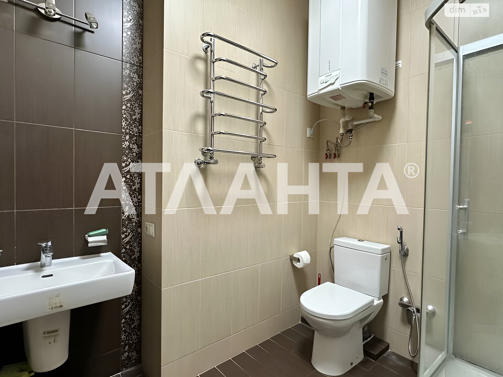Продажа четырехкомнатной квартиры в Одессе, на дор. Фонтанская 16/8, район Приморский фото 1 Продажа четырехкомнатной квартиры в Одессе, на дор. Фонтанская 16/8, район Приморский фото 1