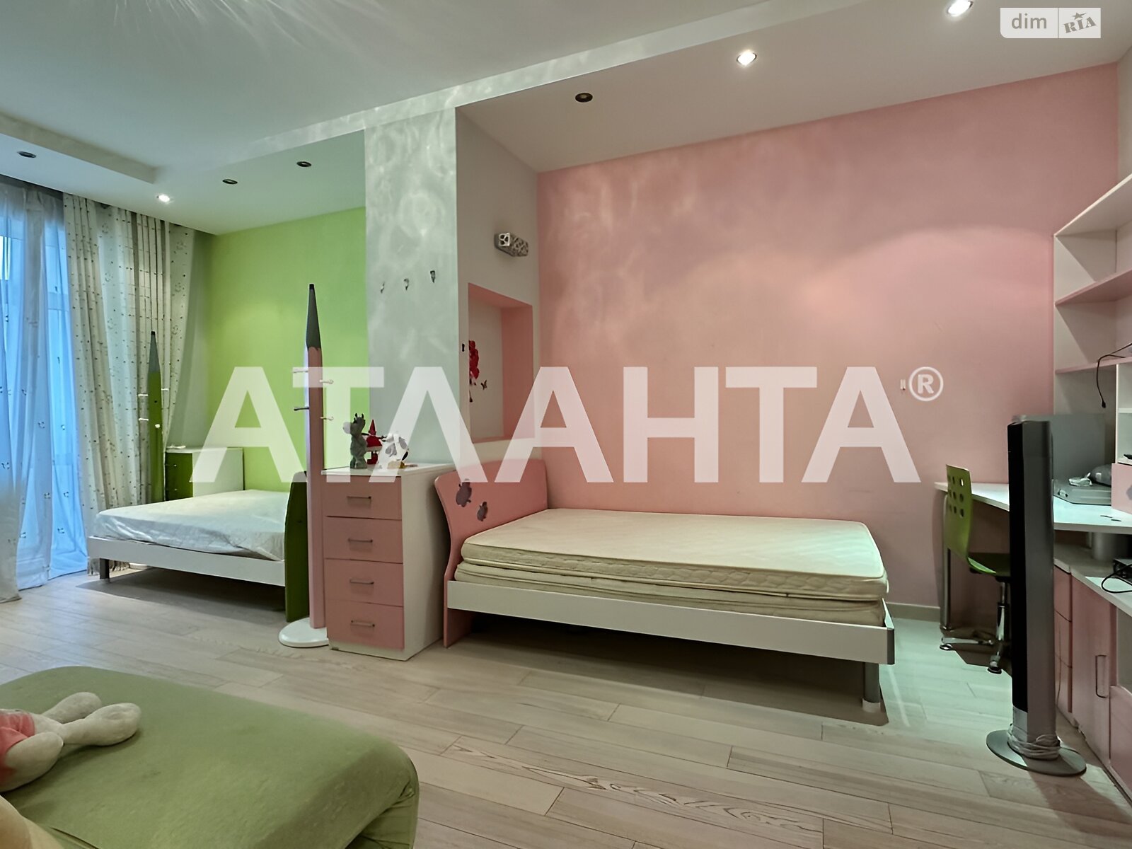 Продажа четырехкомнатной квартиры в Одессе, на дор. Фонтанская 16/8, район Приморский фото 1 Продажа четырехкомнатной квартиры в Одессе, на дор. Фонтанская 16/8, район Приморский фото 1