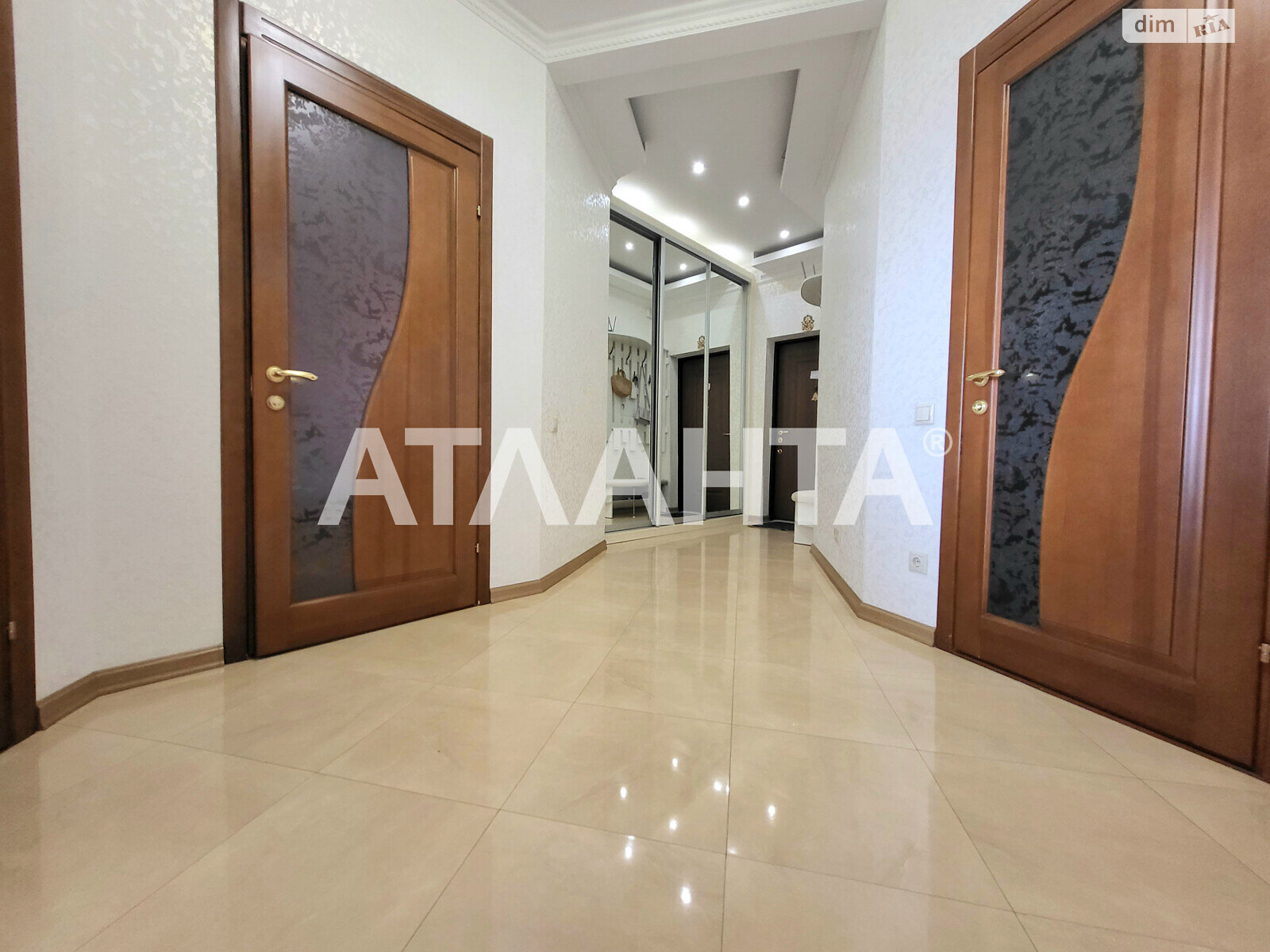 Продажа трехкомнатной квартиры в Одессе, на дор. Фонтанская 33/1, район Приморский фото 1 Продажа трехкомнатной квартиры в Одессе, на дор. Фонтанская 33/1, район Приморский фото 1