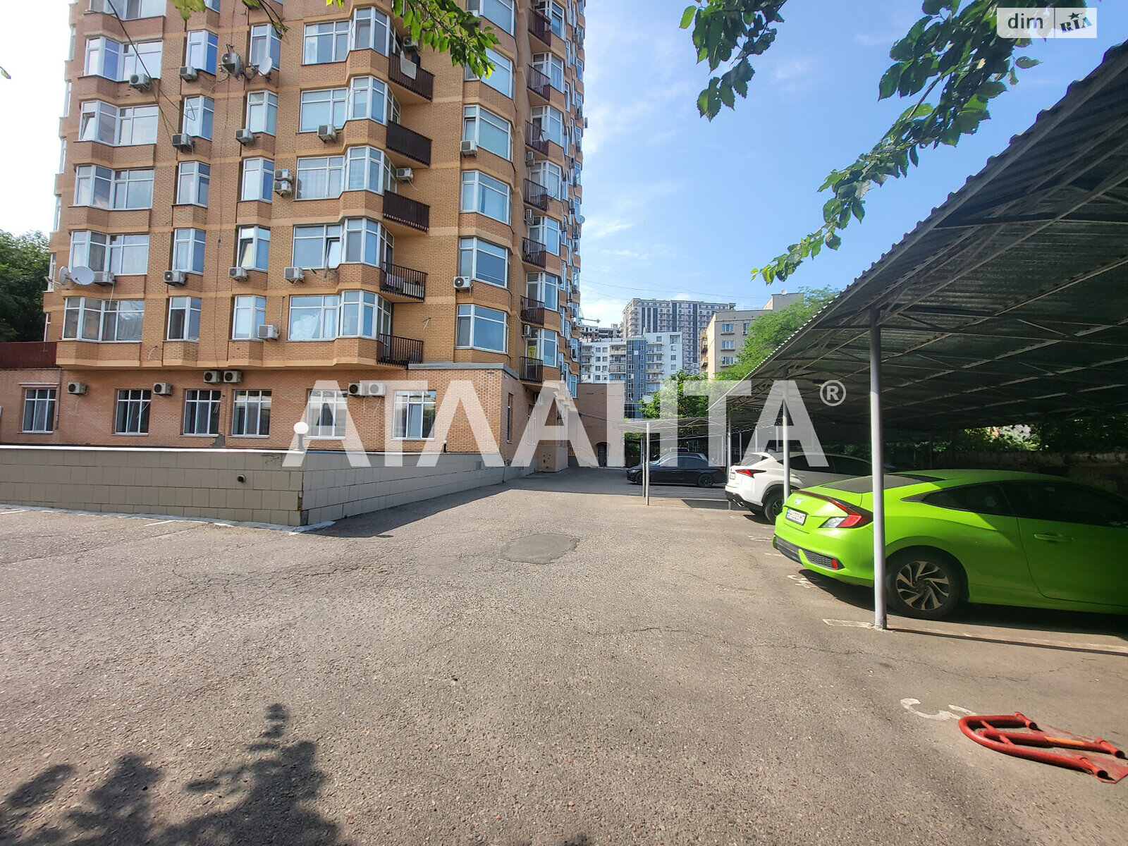 Продажа трехкомнатной квартиры в Одессе, на дор. Фонтанская 33/1, район Приморский фото 1 Продажа трехкомнатной квартиры в Одессе, на дор. Фонтанская 33/1, район Приморский фото 1