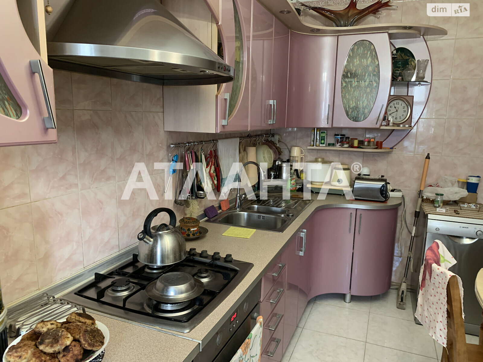 Продажа трехкомнатной квартиры в Одессе, на ул. Академическая, район Приморский фото 1 Продажа трехкомнатной квартиры в Одессе, на ул. Академическая, район Приморский фото 1