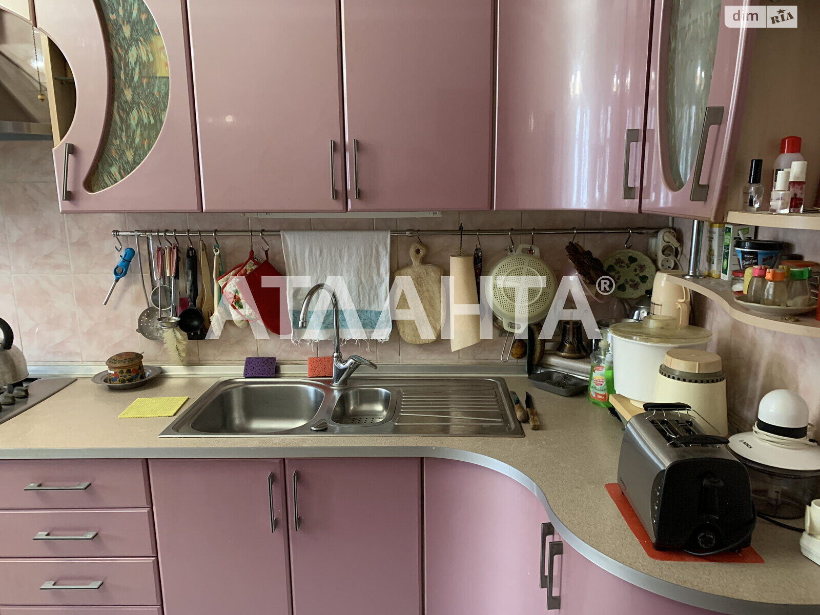 Продажа трехкомнатной квартиры в Одессе, на ул. Академическая, район Приморский фото 1 Продажа трехкомнатной квартиры в Одессе, на ул. Академическая, район Приморский фото 1