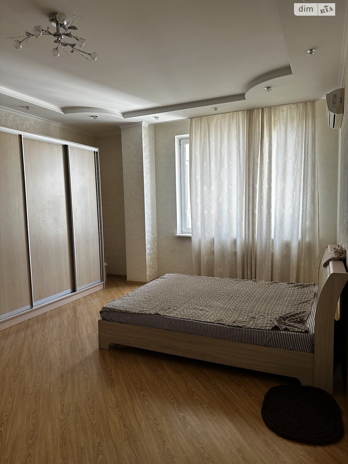 Продаж трикімнатної квартири в Одесі, на вул. Пішонівська 26, район Приморський фото 1 Продаж трикімнатної квартири в Одесі, на вул. Пішонівська 26, район Приморський фото 1