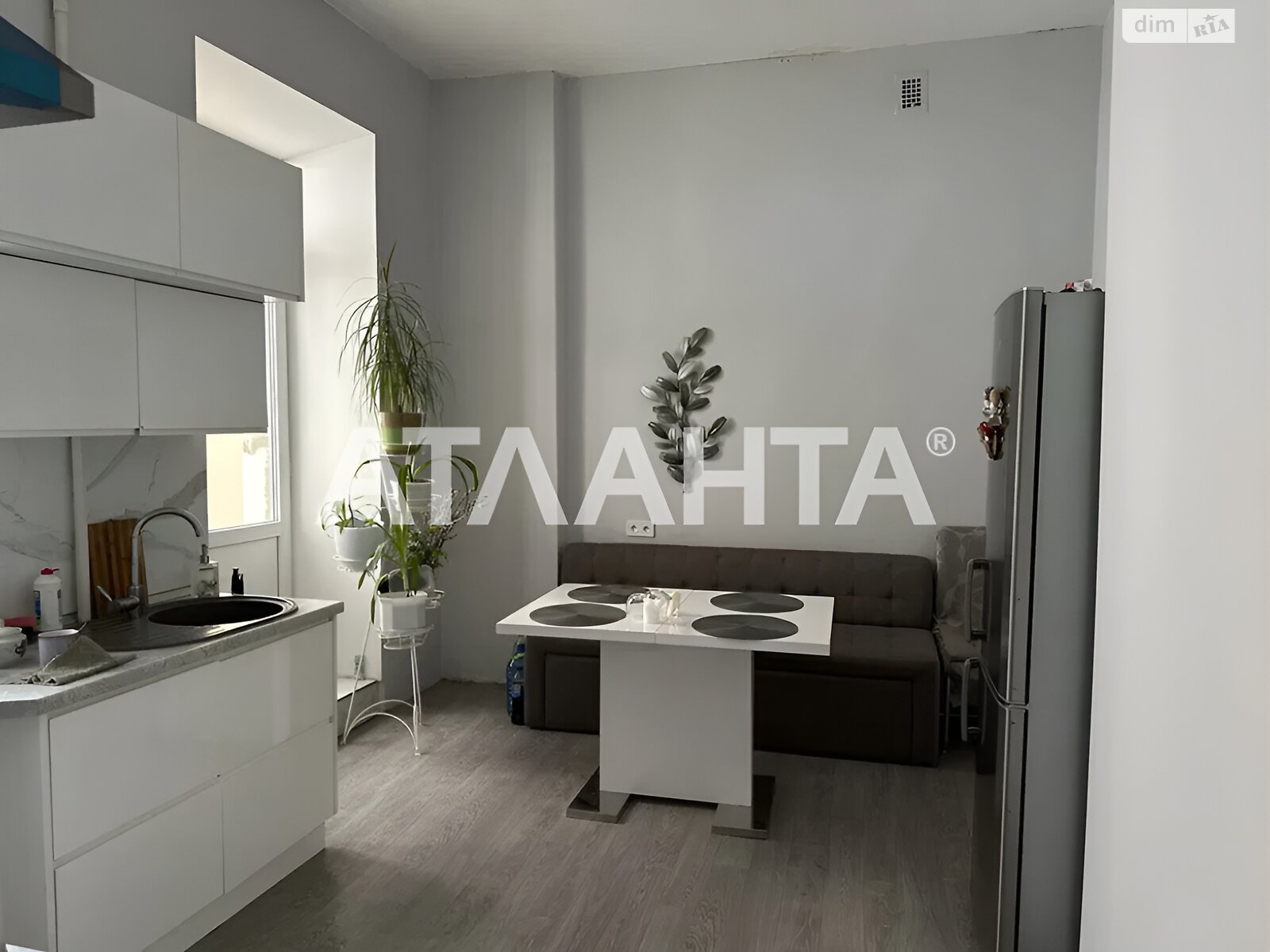 Продажа четырехкомнатной квартиры в Одессе, на ул. Коблевская, район Приморский фото 2 Продажа четырехкомнатной квартиры в Одессе, на ул. Коблевская, район Приморский фото 2