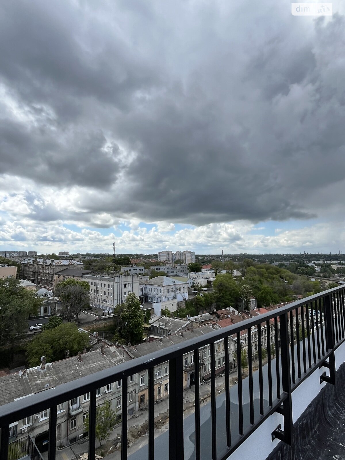 Продаж трикімнатної квартири в Одесі, на вул. Приморська, район Приморський фото 1 Продаж трикімнатної квартири в Одесі, на вул. Приморська, район Приморський фото 1