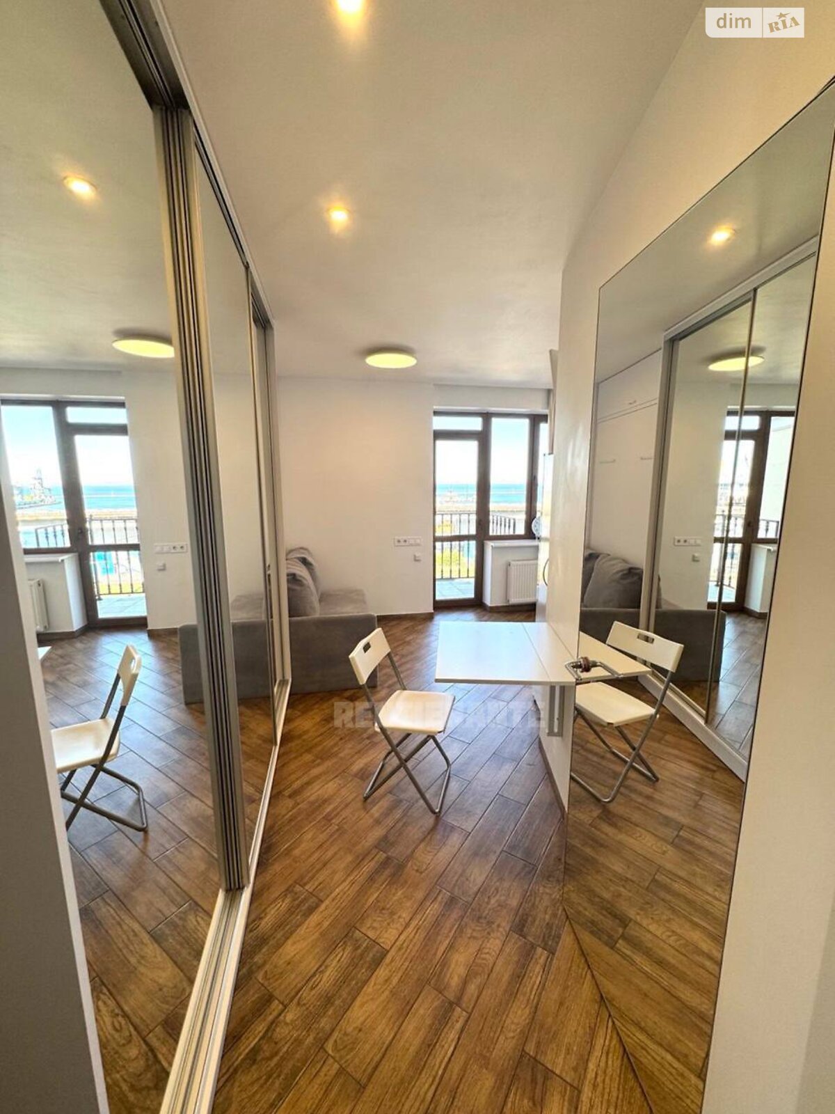 Продаж однокімнатної квартири в Одесі, на вул. Приморська 22, район Приморський фото 1