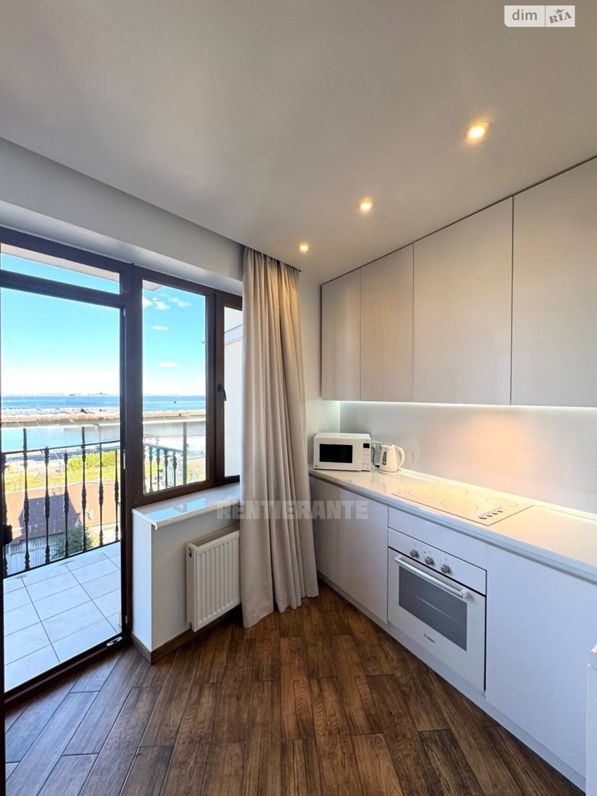 Продаж однокімнатної квартири в Одесі, на вул. Приморська 22, район Приморський фото 1