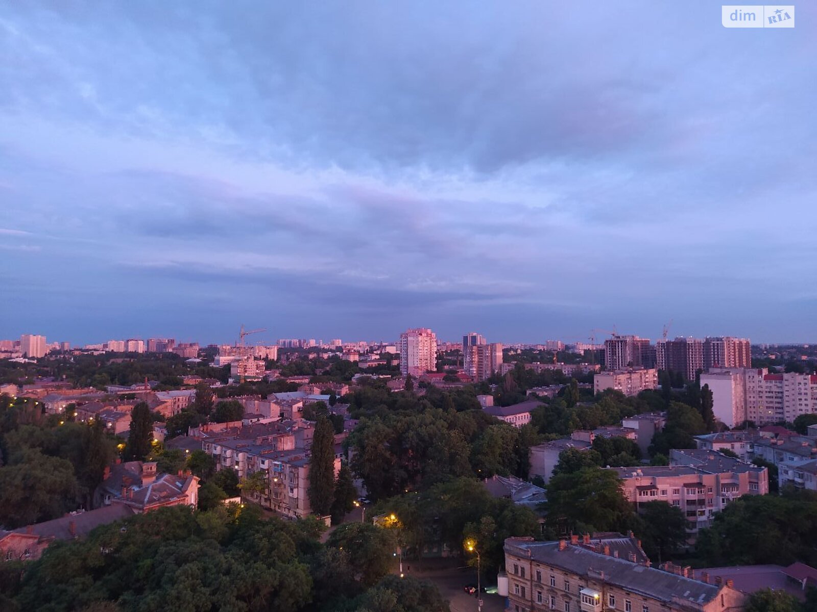 Продаж двокімнатної квартири в Одесі, на вул. Разумовська 10/12, район Приморський фото 1 Продаж двокімнатної квартири в Одесі, на вул. Разумовська 10/12, район Приморський фото 1