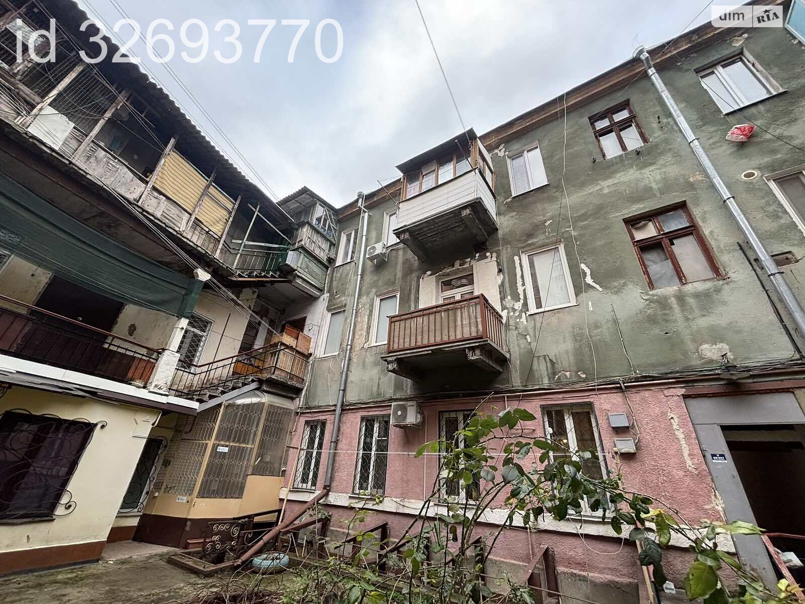 Продажа трехкомнатной квартиры в Одессе, на ул. Садиковская, район Приморский фото 1 Продажа трехкомнатной квартиры в Одессе, на ул. Садиковская, район Приморский фото 1