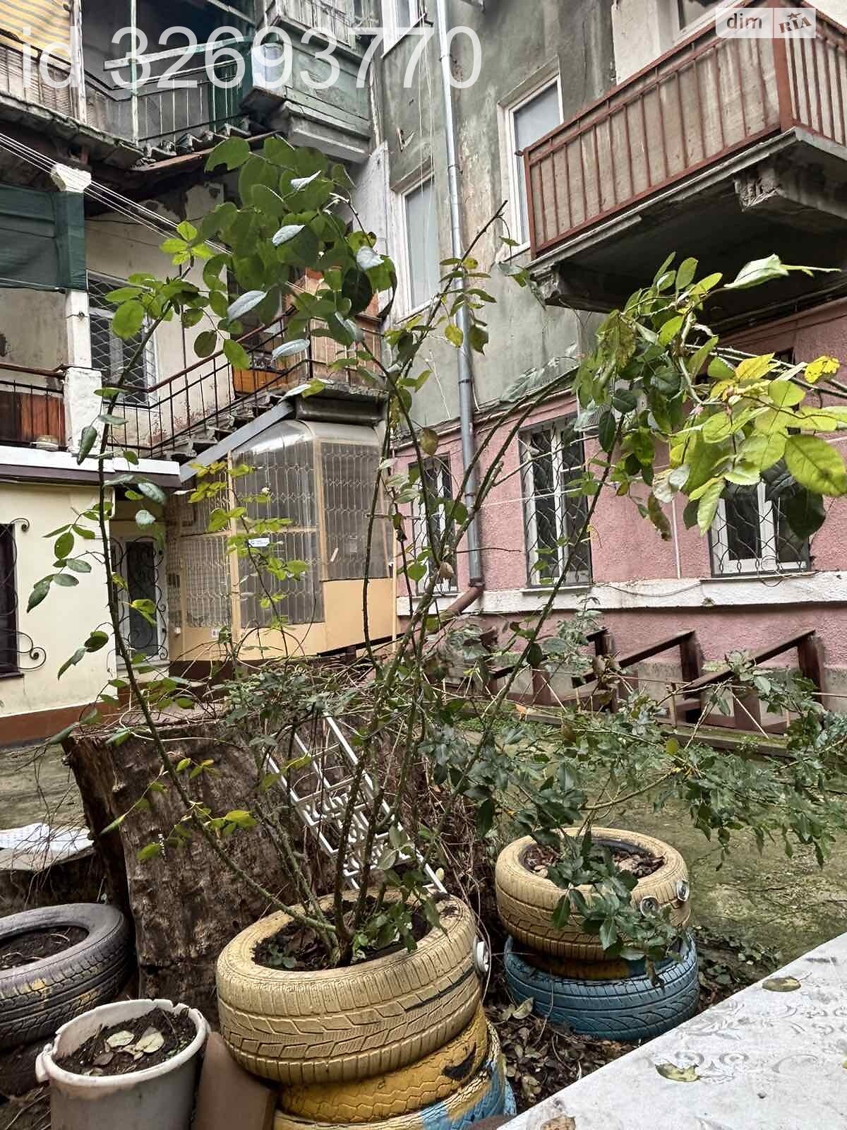 Продажа трехкомнатной квартиры в Одессе, на ул. Садиковская, район Приморский фото 1 Продажа трехкомнатной квартиры в Одессе, на ул. Садиковская, район Приморский фото 1