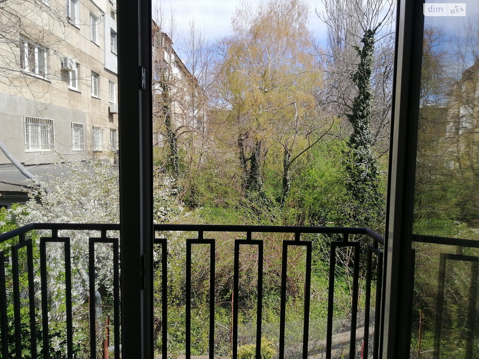 Продаж трикімнатної квартири в Одесі, на просп. Шевченка, район Приморський фото 1 Продаж трикімнатної квартири в Одесі, на просп. Шевченка, район Приморський фото 1
