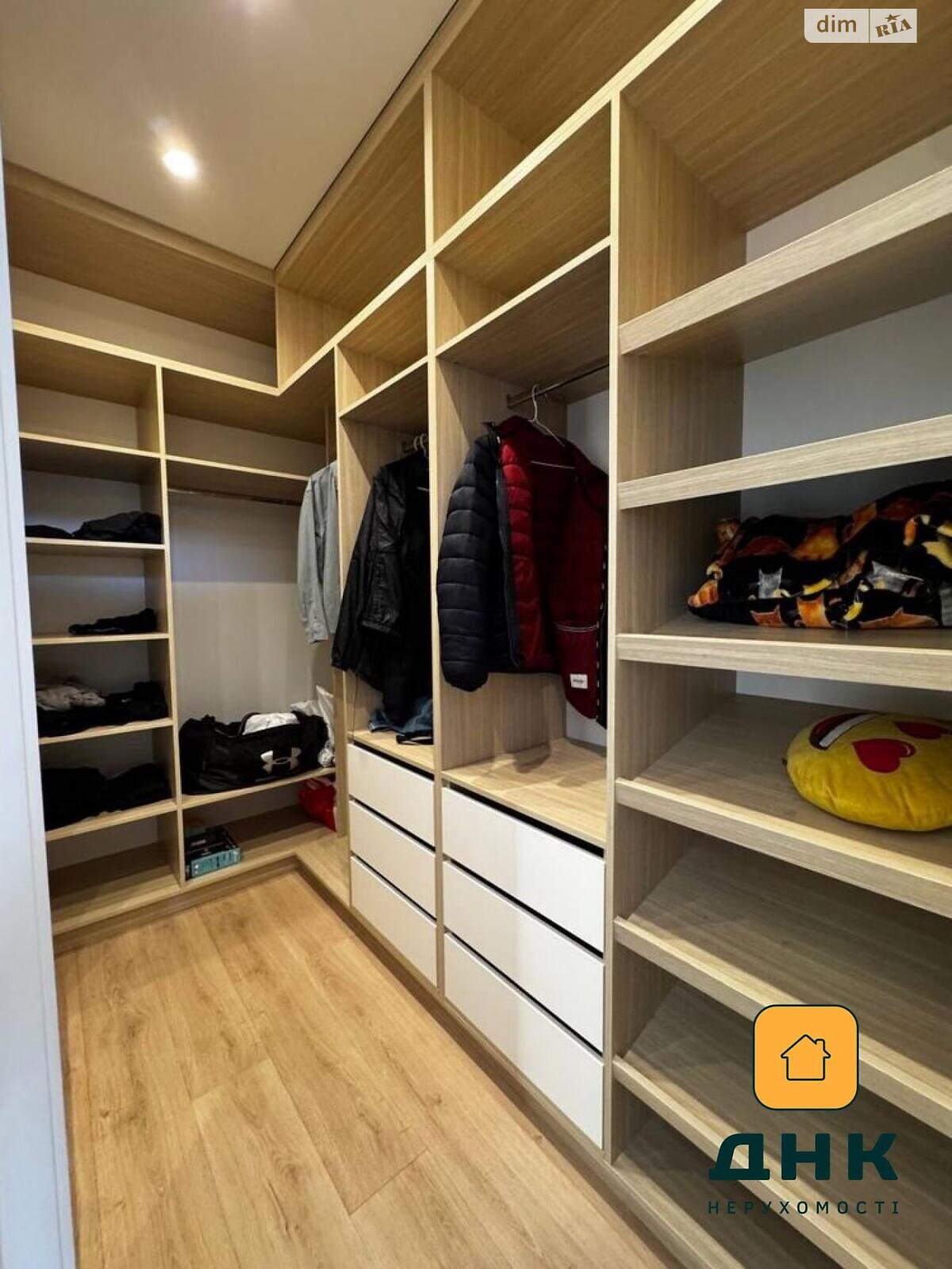 Продаж трикімнатної квартири в Одесі, на просп. Шевченка, район Приморський фото 1 Продаж трикімнатної квартири в Одесі, на просп. Шевченка, район Приморський фото 1