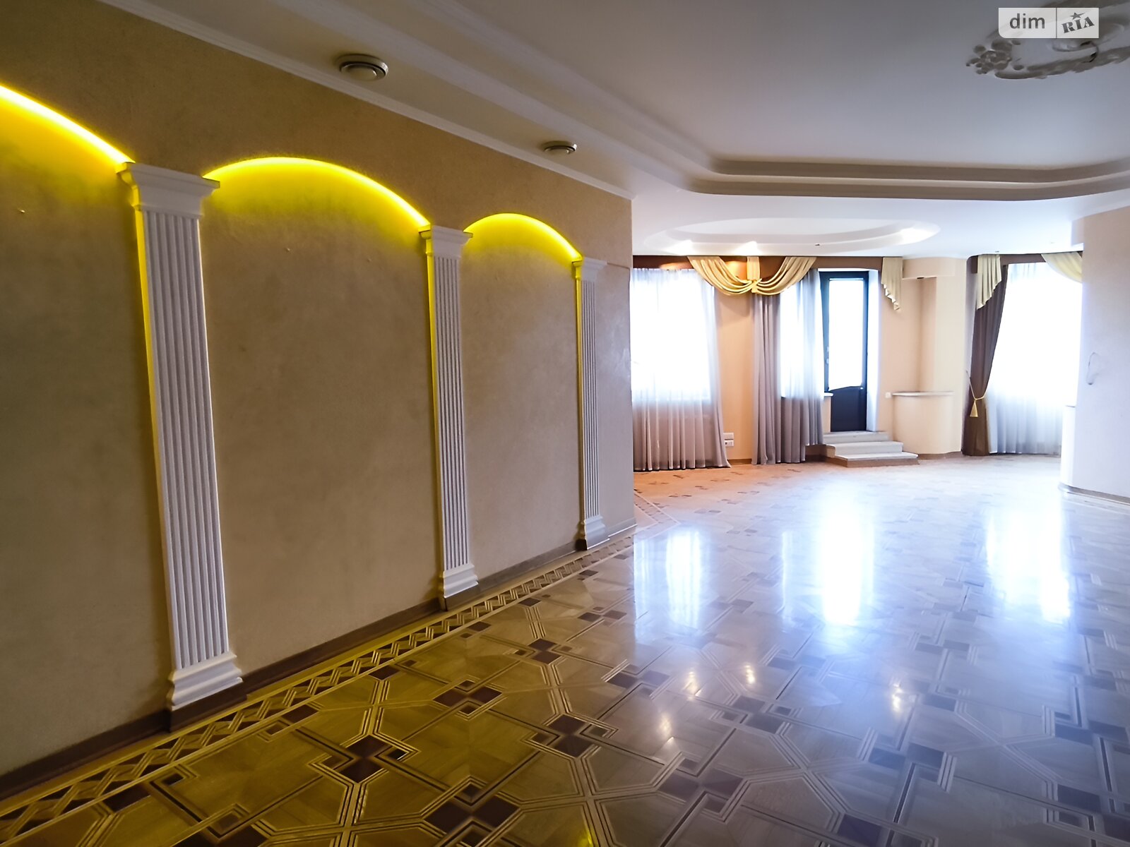 Продаж чотирикімнатної квартири в Одесі, на просп. Шевченка, район Приморський фото 1 Продаж чотирикімнатної квартири в Одесі, на просп. Шевченка, район Приморський фото 1
