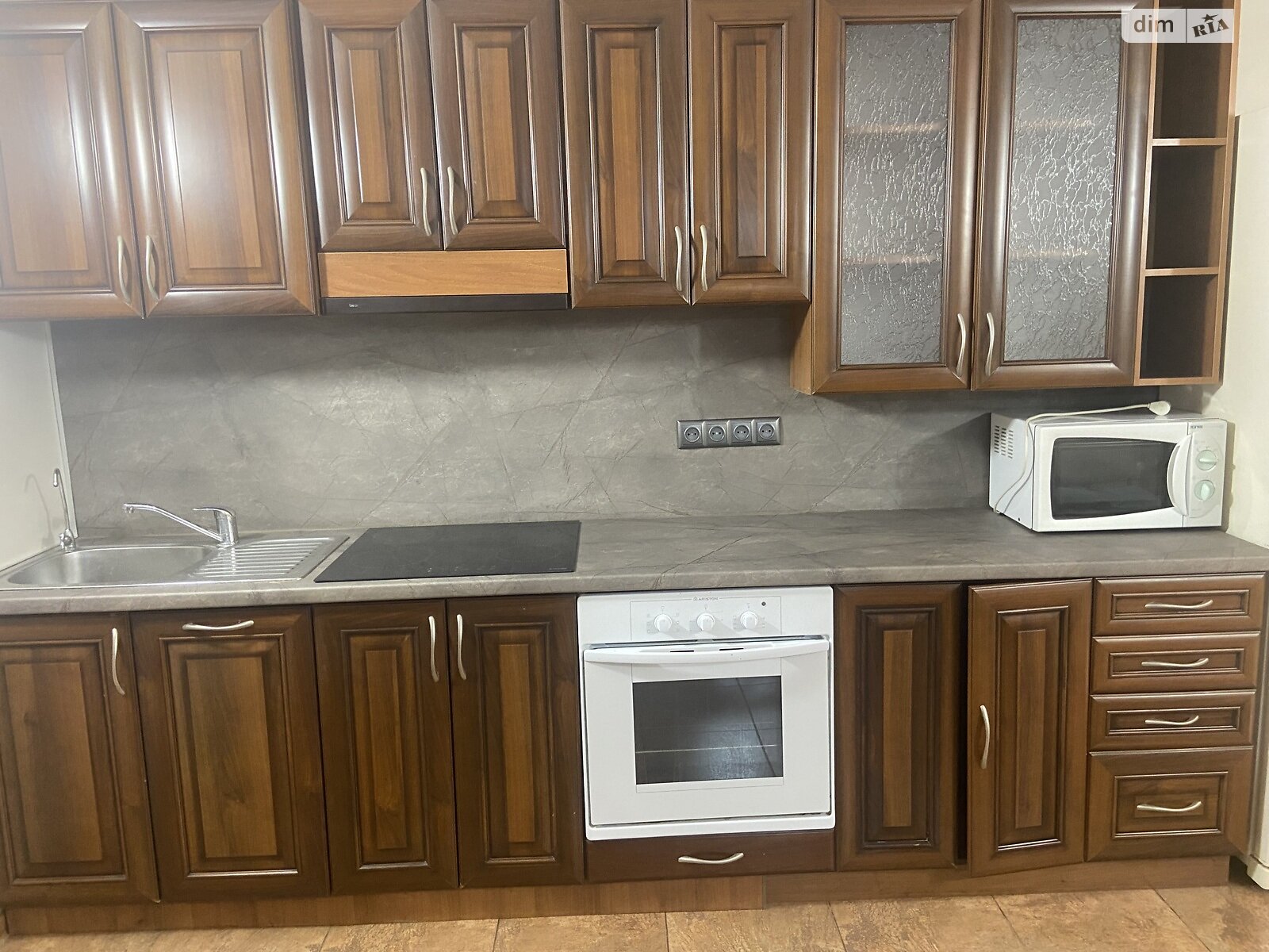 Продажа трехкомнатной квартиры в Одессе, на просп. Шевченко, район Приморский фото 1 Продажа трехкомнатной квартиры в Одессе, на просп. Шевченко, район Приморский фото 1
