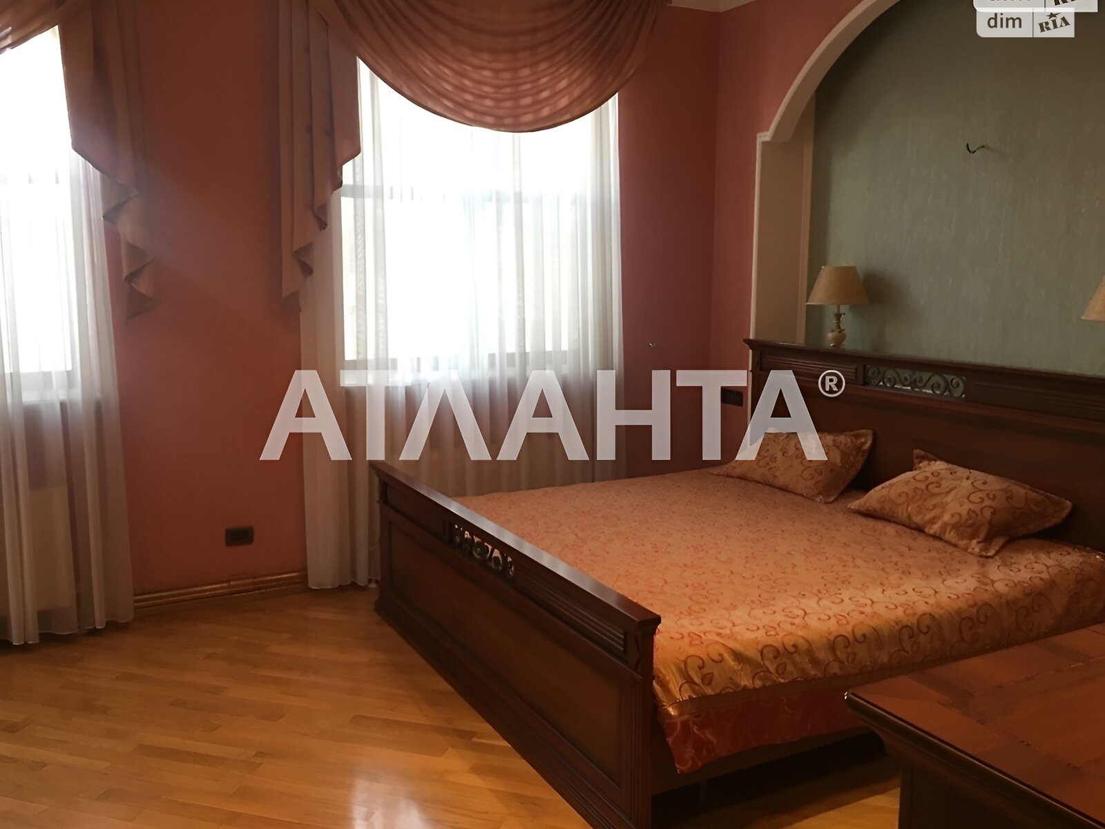 Продаж п`ятикімнатної квартири в Одесі, на просп. Шевченка, район Приморський фото 1 Продаж п`ятикімнатної квартири в Одесі, на просп. Шевченка, район Приморський фото 1