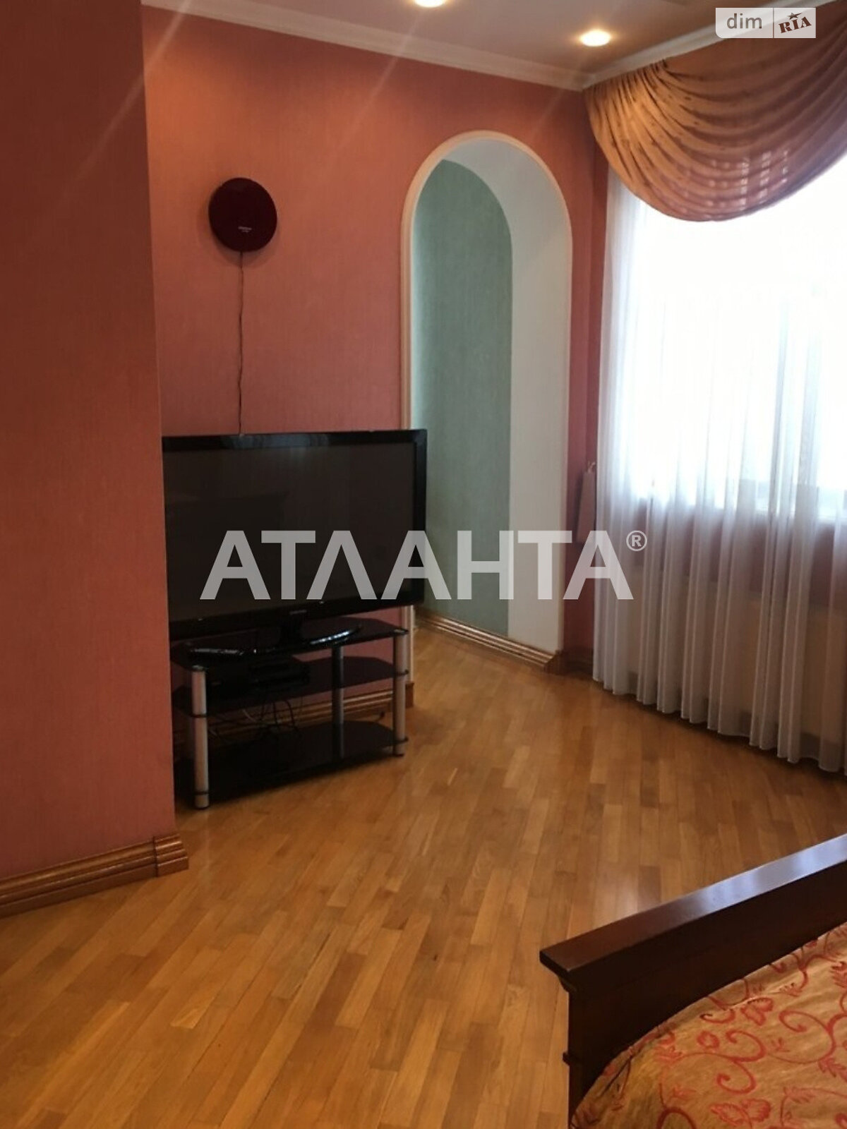 Продаж п`ятикімнатної квартири в Одесі, на просп. Шевченка, район Приморський фото 1 Продаж п`ятикімнатної квартири в Одесі, на просп. Шевченка, район Приморський фото 1