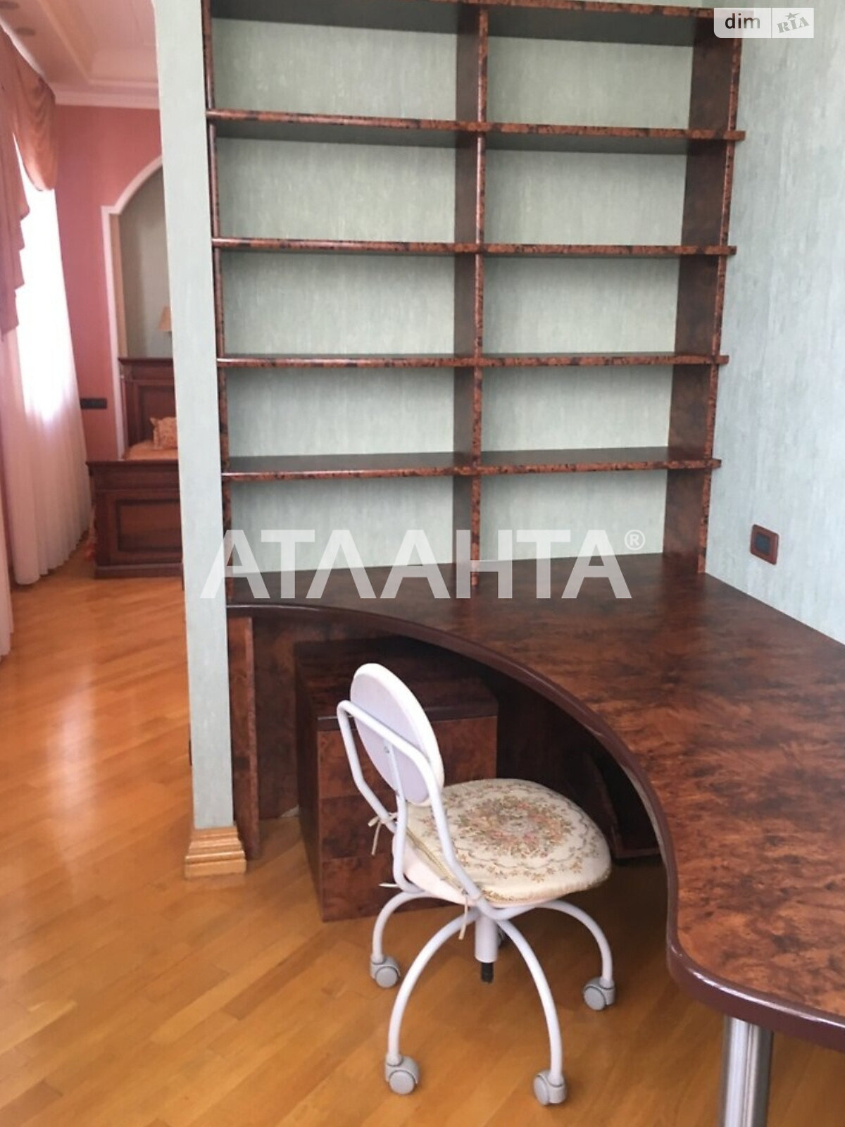 Продаж п`ятикімнатної квартири в Одесі, на просп. Шевченка, район Приморський фото 1 Продаж п`ятикімнатної квартири в Одесі, на просп. Шевченка, район Приморський фото 1