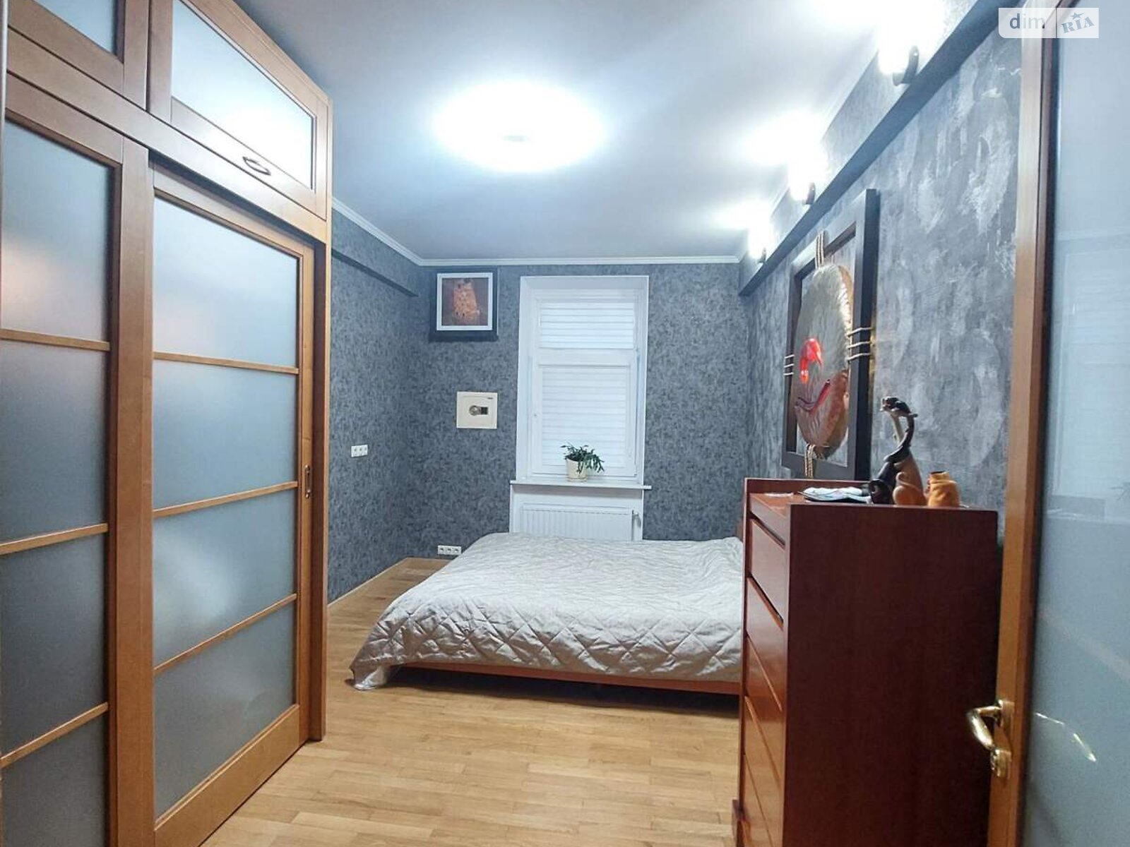 Продаж трикімнатної квартири в Одесі, на просп. Шевченка, район Приморський фото 1 Продаж трикімнатної квартири в Одесі, на просп. Шевченка, район Приморський фото 1