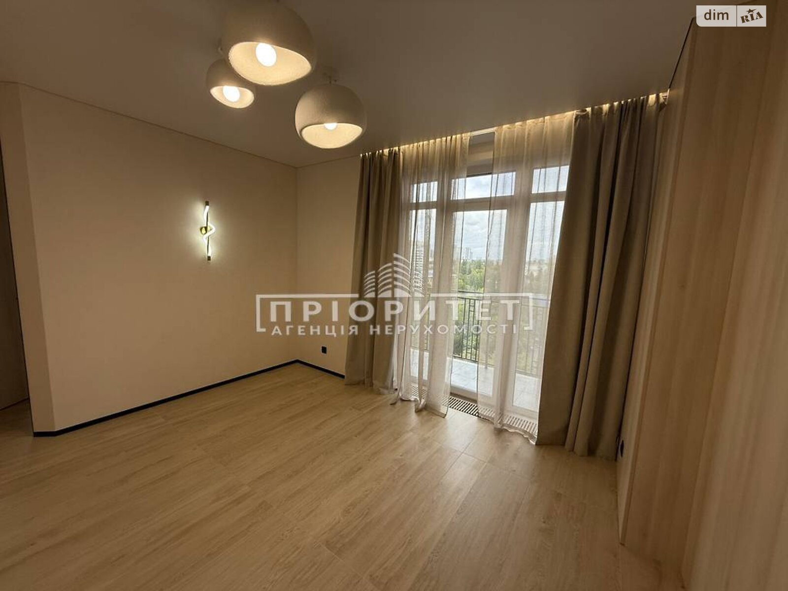 Продаж трикімнатної квартири в Одесі, на просп. Шевченка, район Приморський фото 1