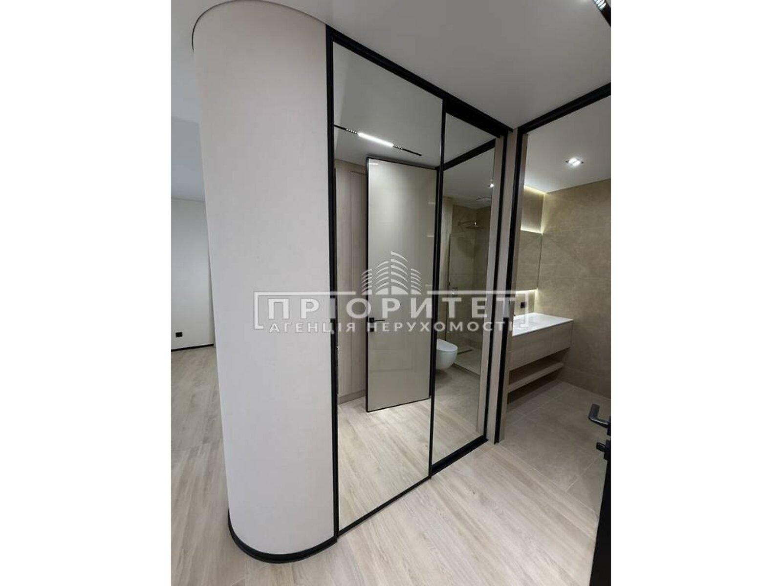 Продаж трикімнатної квартири в Одесі, на просп. Шевченка, район Приморський фото 1