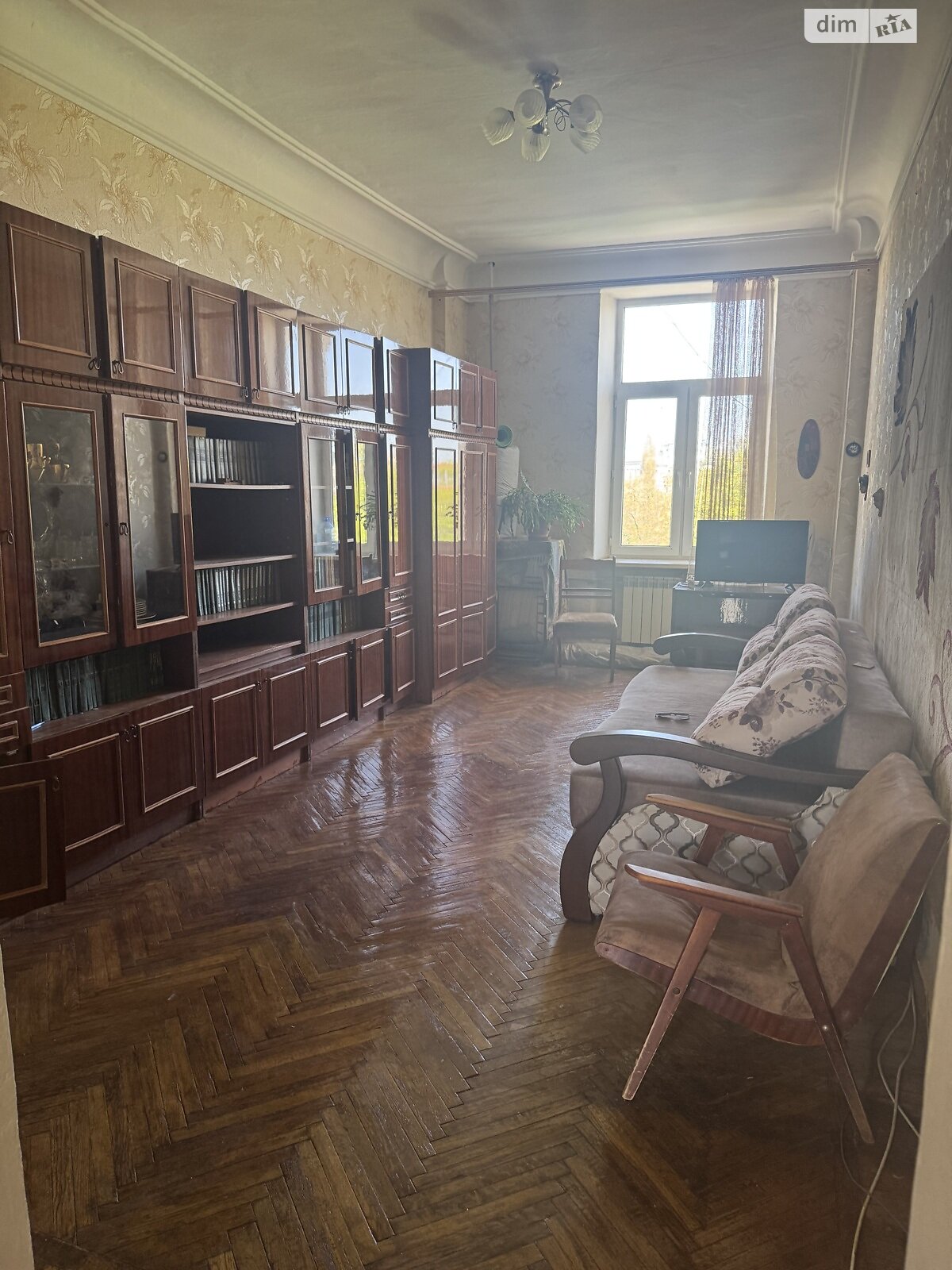 Продажа трехкомнатной квартиры в Одессе, на пл. Соборная 1, район Приморский фото 1 Продажа трехкомнатной квартиры в Одессе, на пл. Соборная 1, район Приморский фото 1