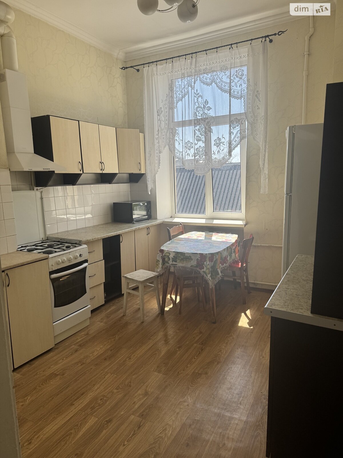 Продажа трехкомнатной квартиры в Одессе, на пл. Соборная 1, район Приморский фото 1 Продажа трехкомнатной квартиры в Одессе, на пл. Соборная 1, район Приморский фото 1